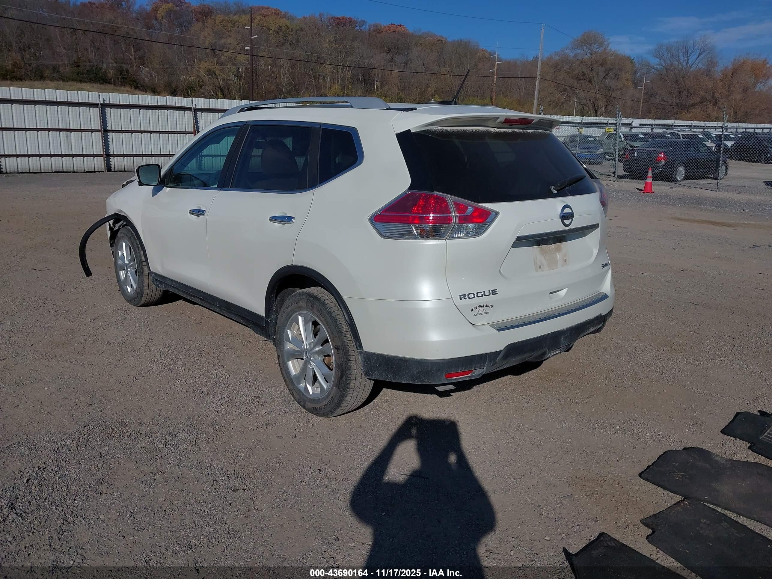 NISSAN ROGUE image 3