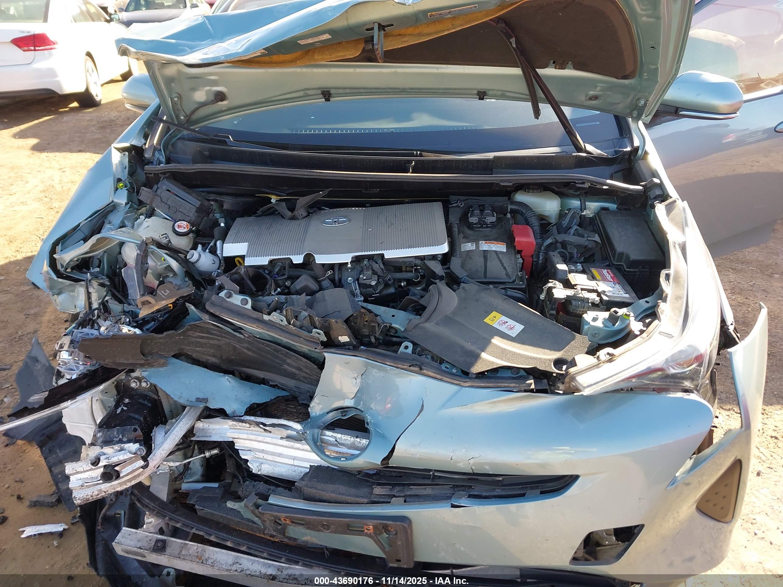 TOYOTA PRIUS image 10