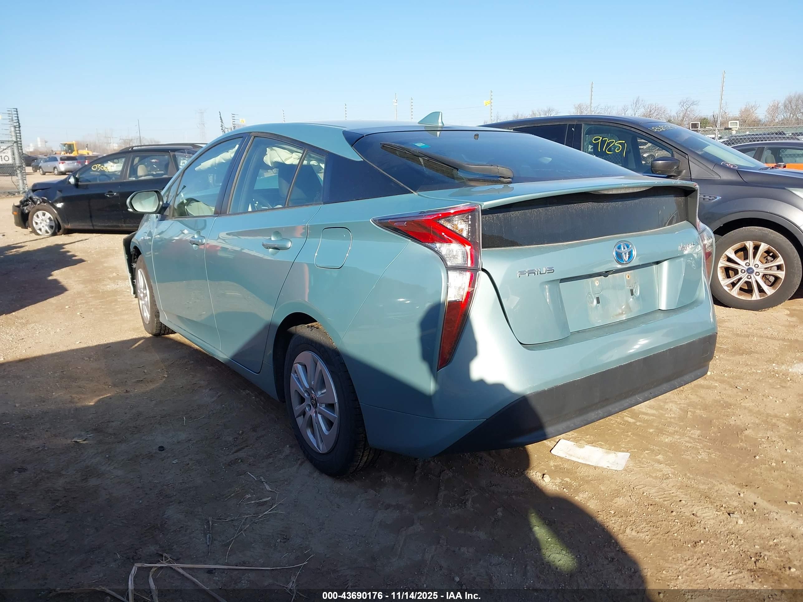 TOYOTA PRIUS image 3