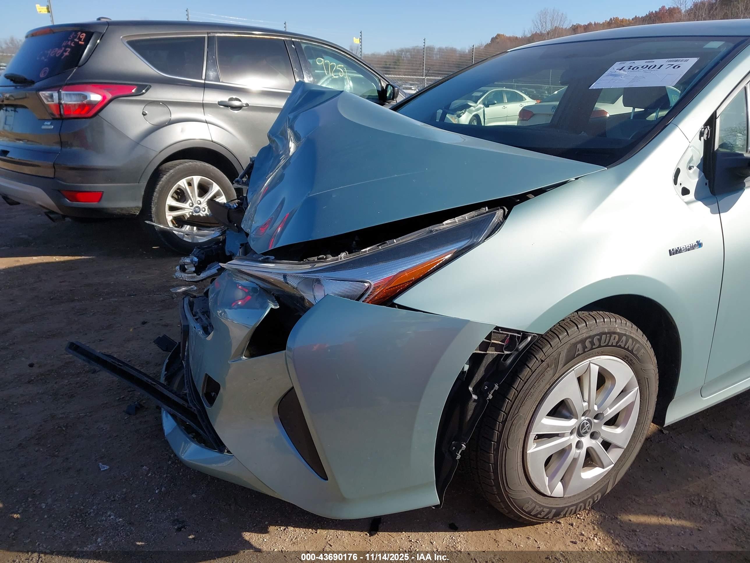 TOYOTA PRIUS image 6