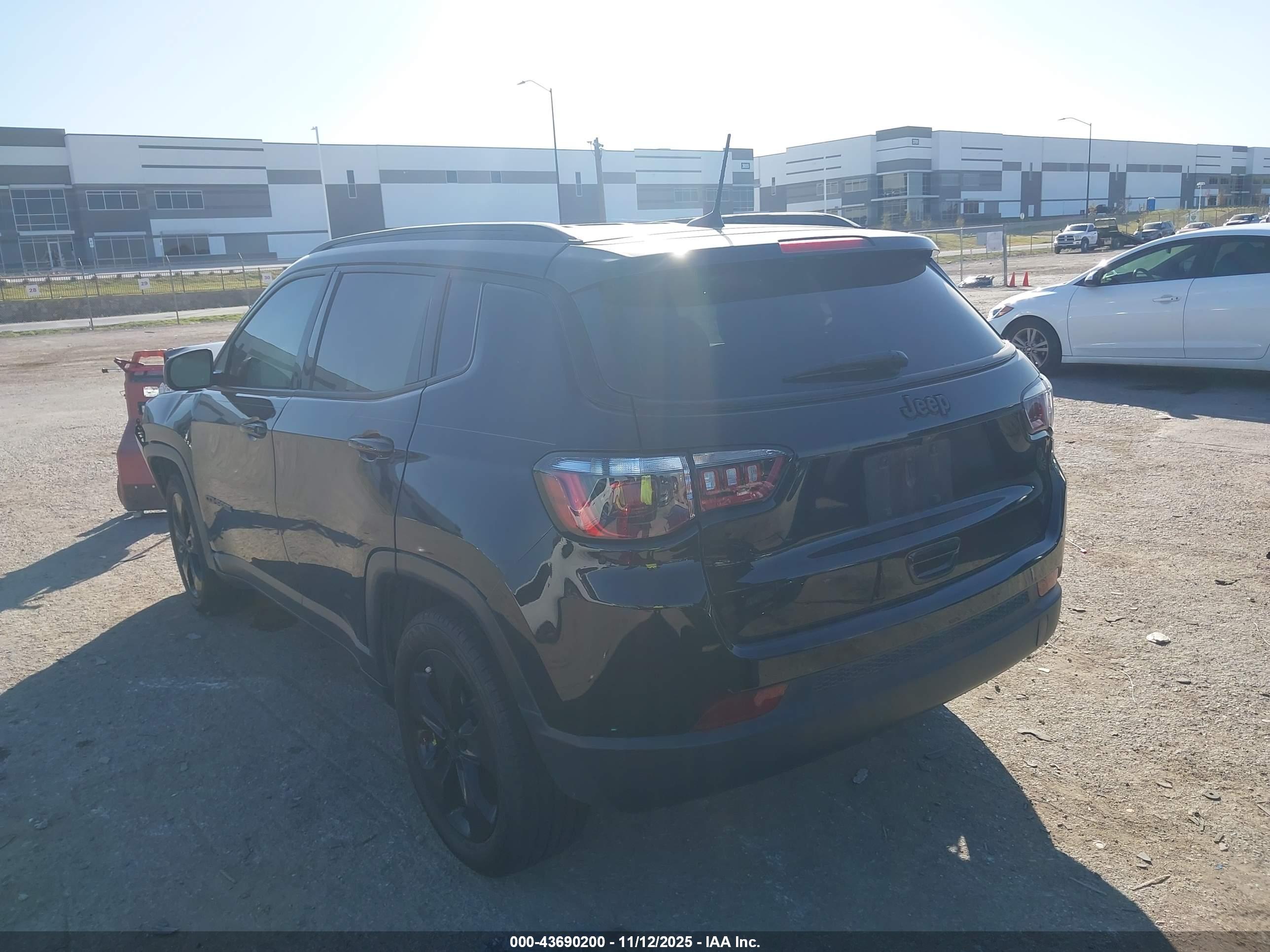 JEEP COMPASS image 3