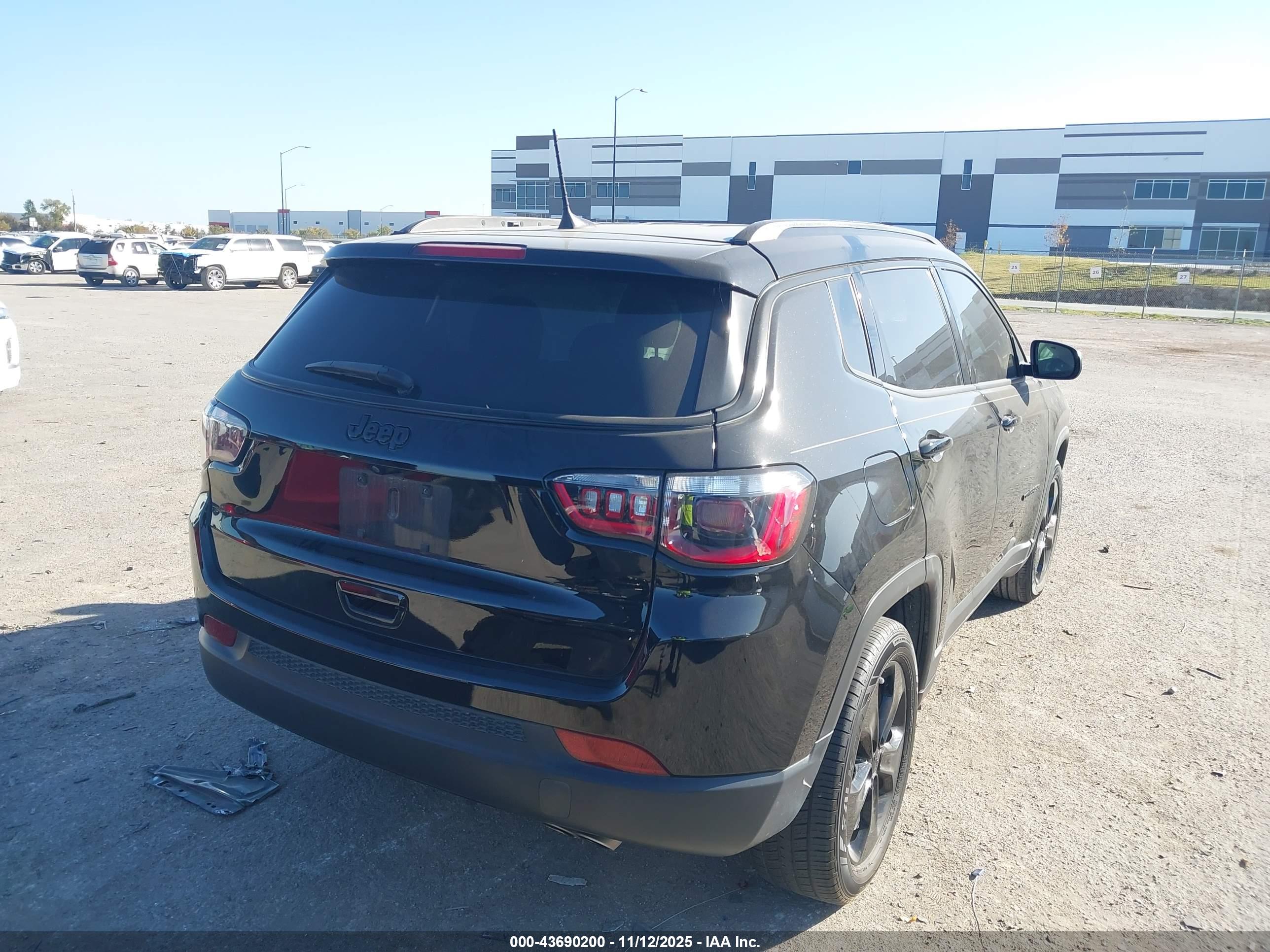 JEEP COMPASS image 4