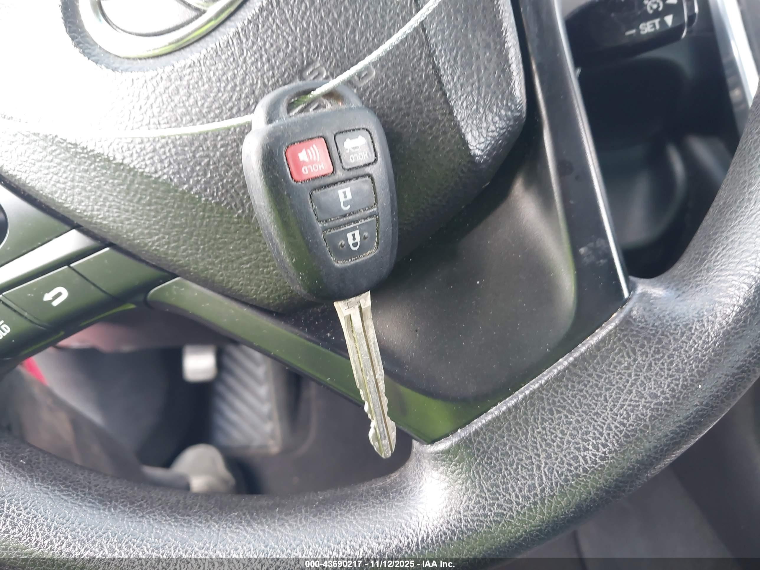 TOYOTA CAMRY image 11