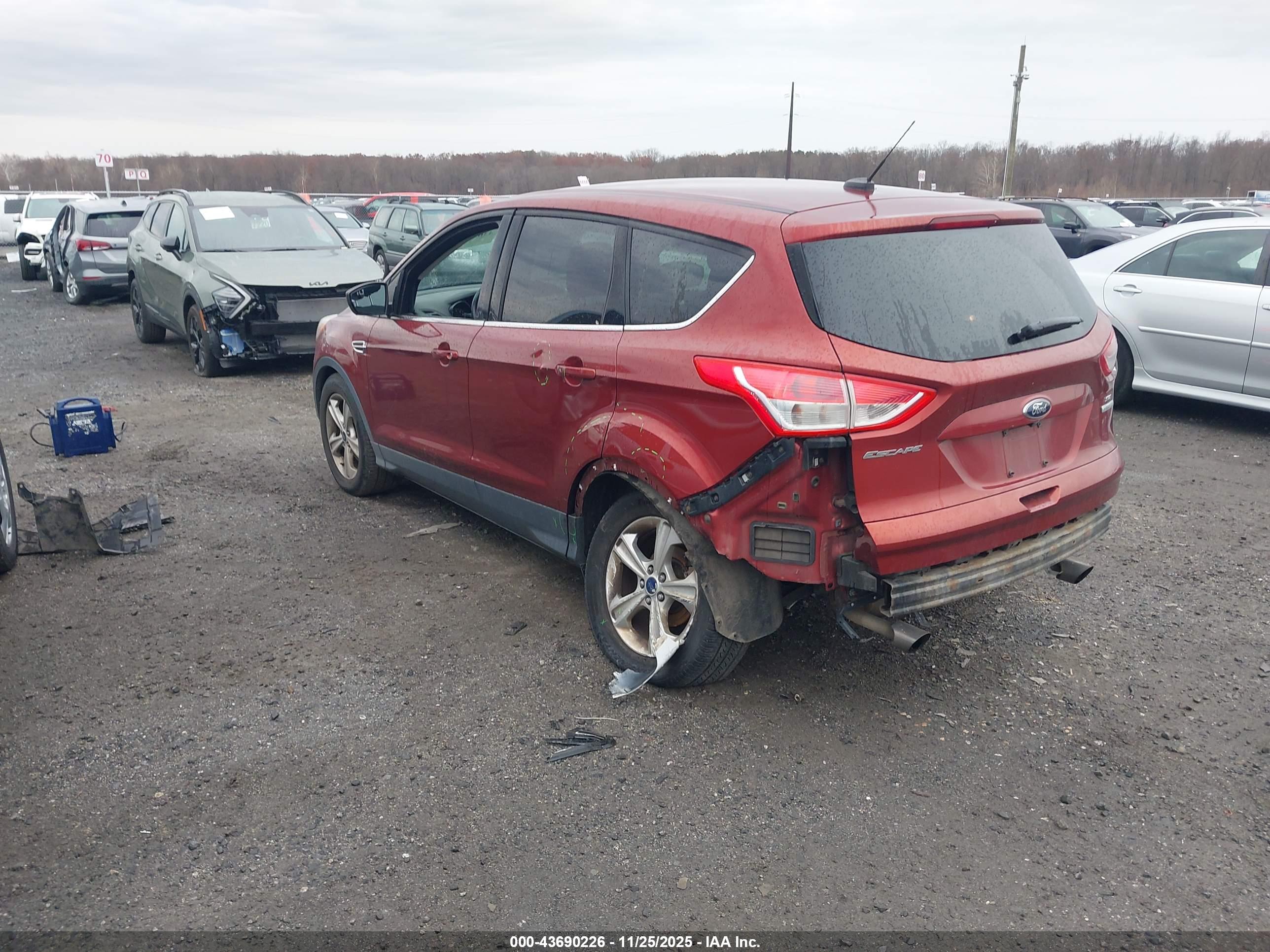 FORD ESCAPE image 3