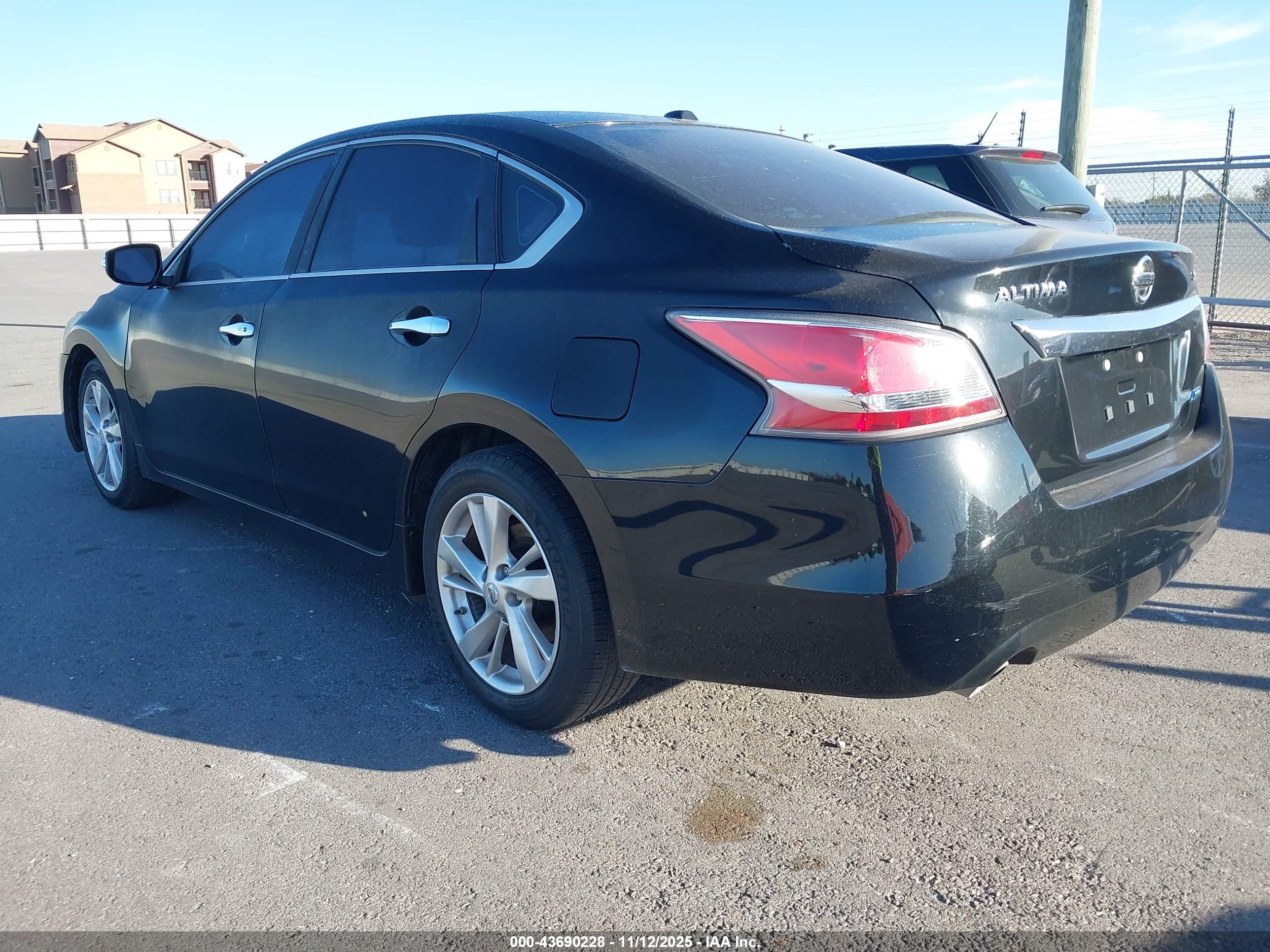 NISSAN ALTIMA image 3