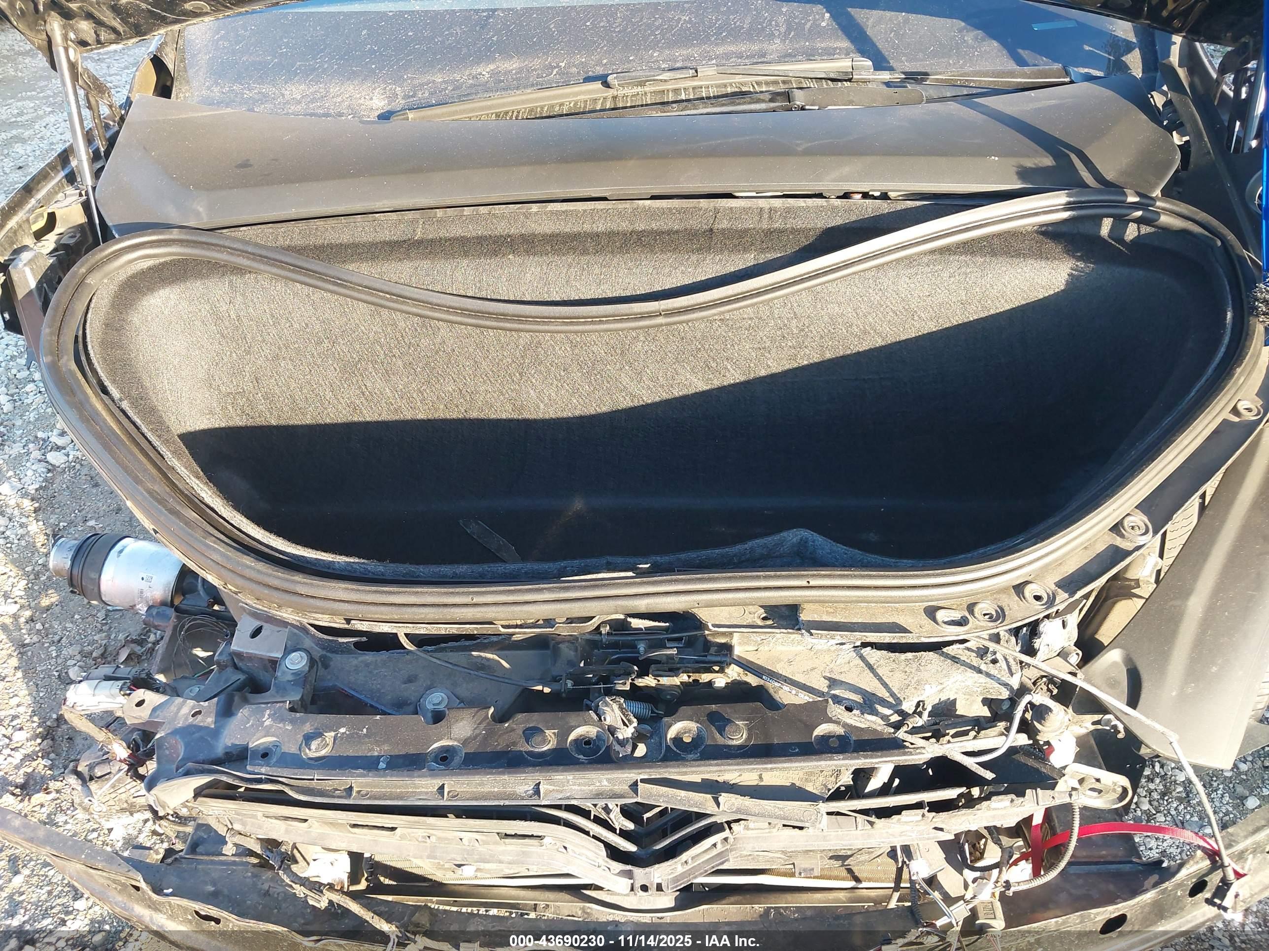 TESLA MODEL image 10