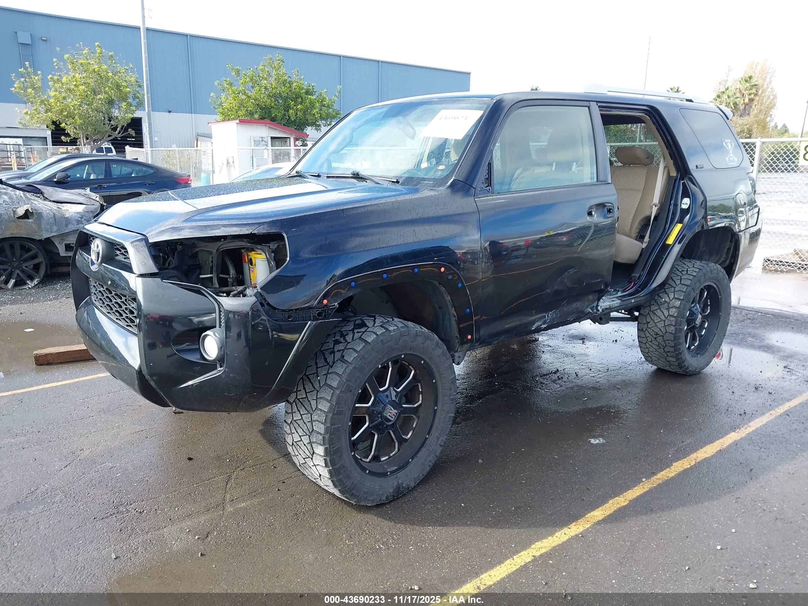 TOYOTA 4RUNNER image 2