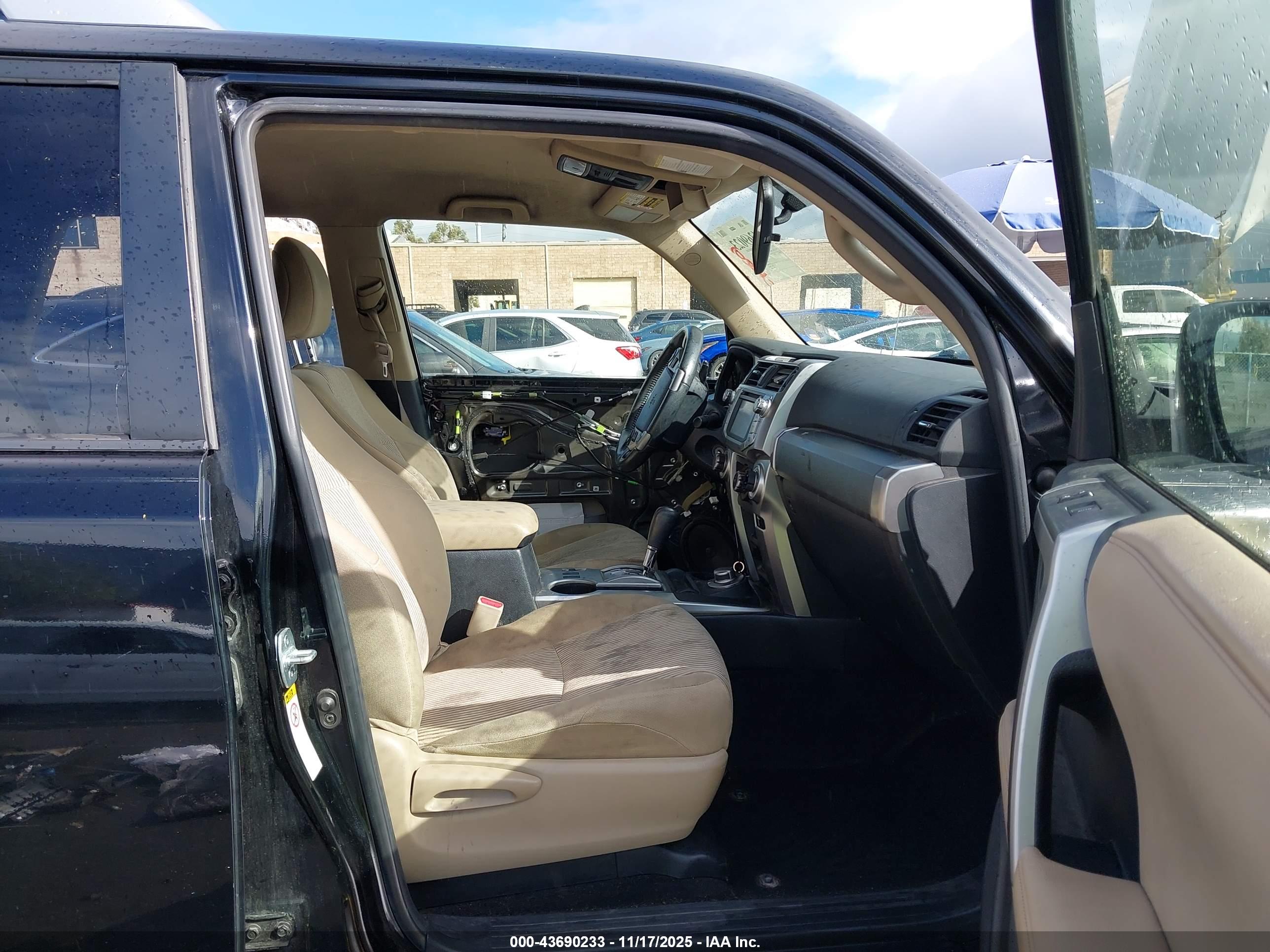 TOYOTA 4RUNNER image 5
