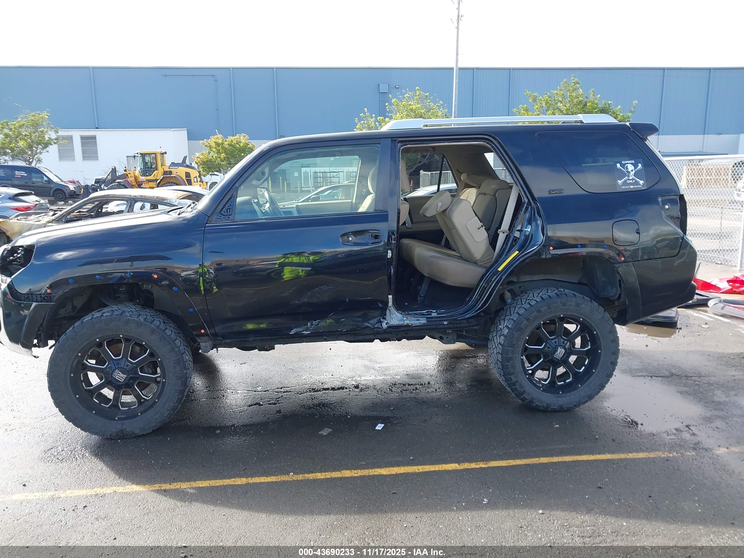 TOYOTA 4RUNNER image 6