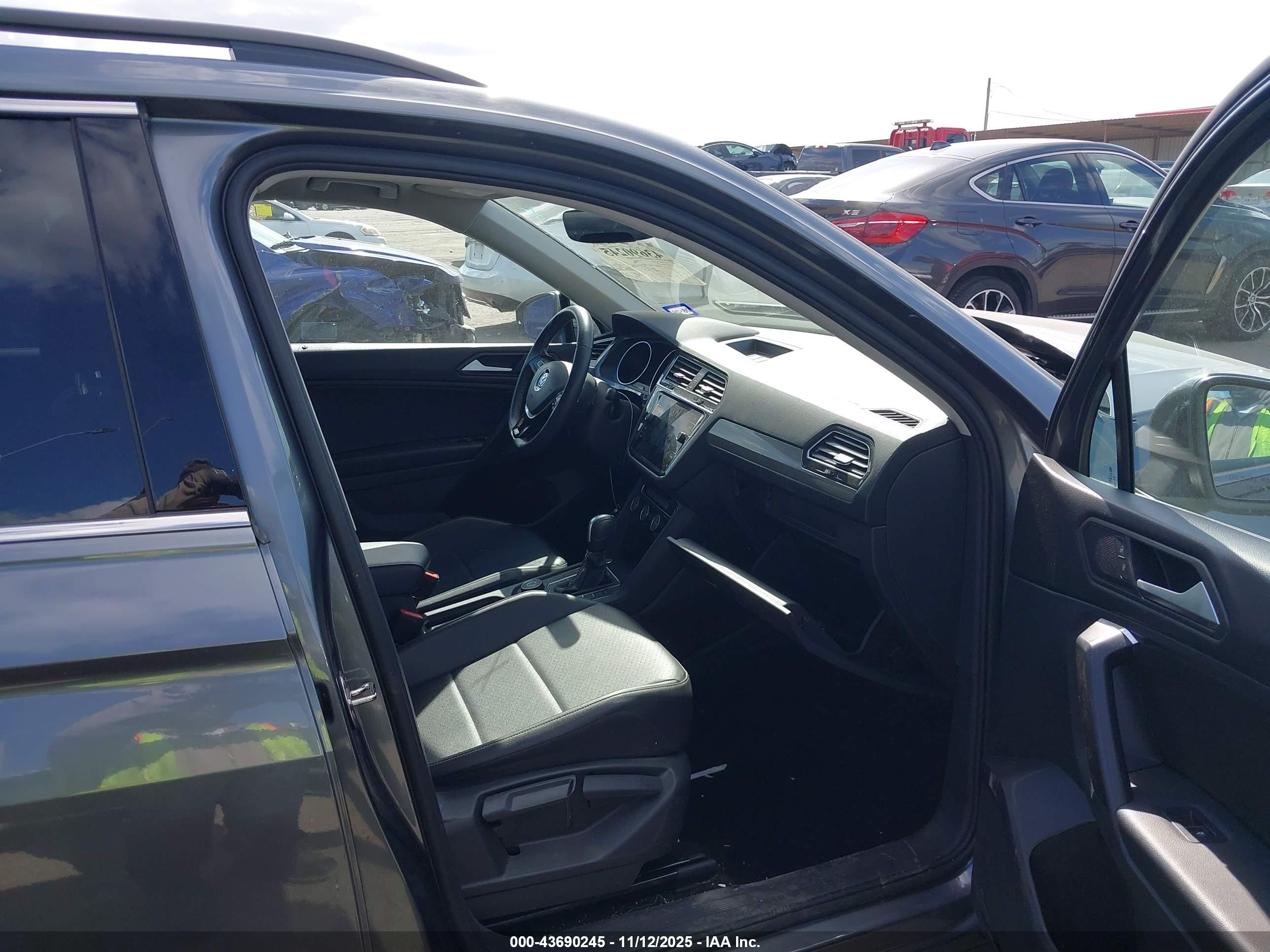 VOLKSWAGEN TIGUAN image 5