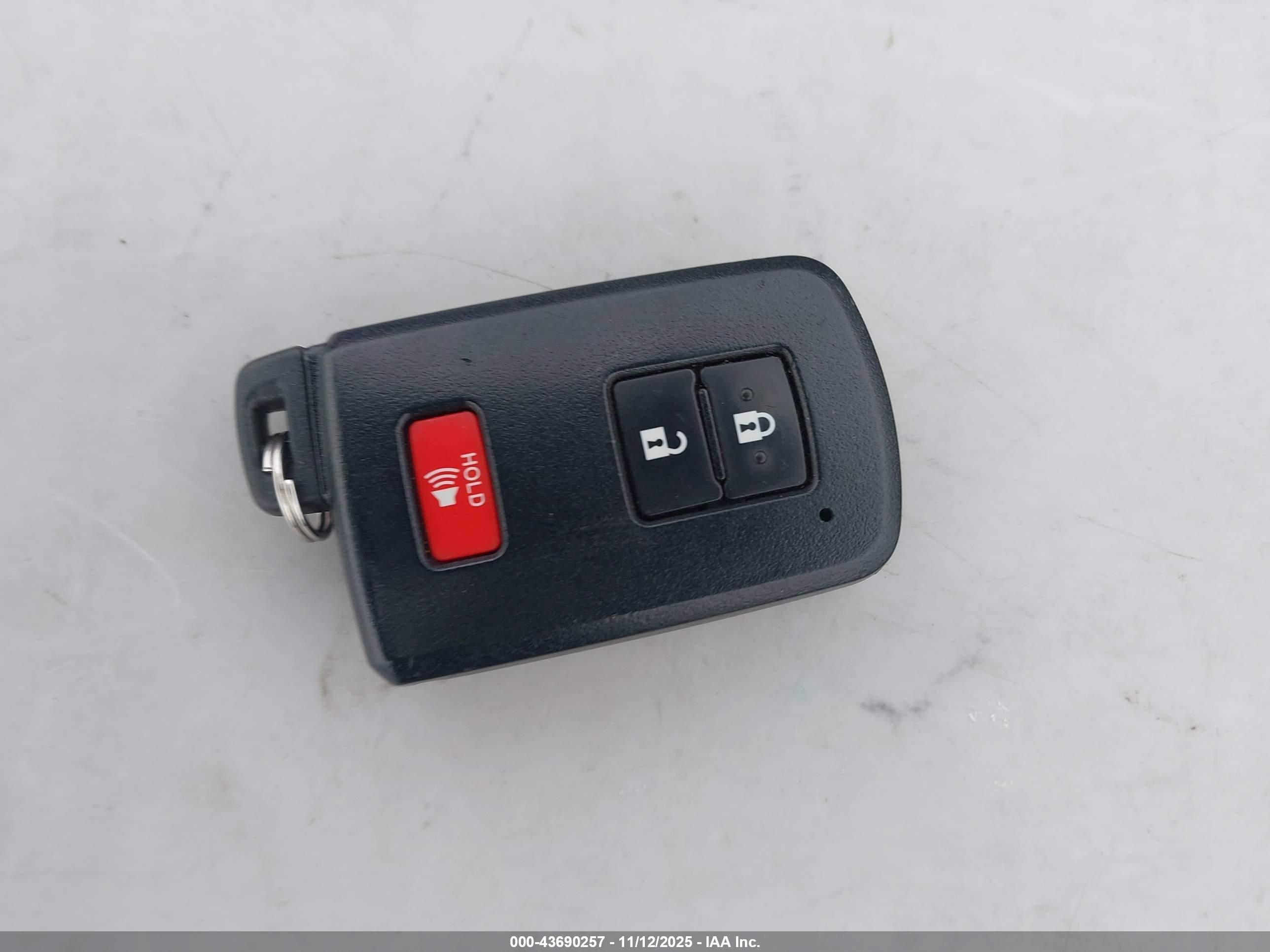 TOYOTA 4RUNNER image 11