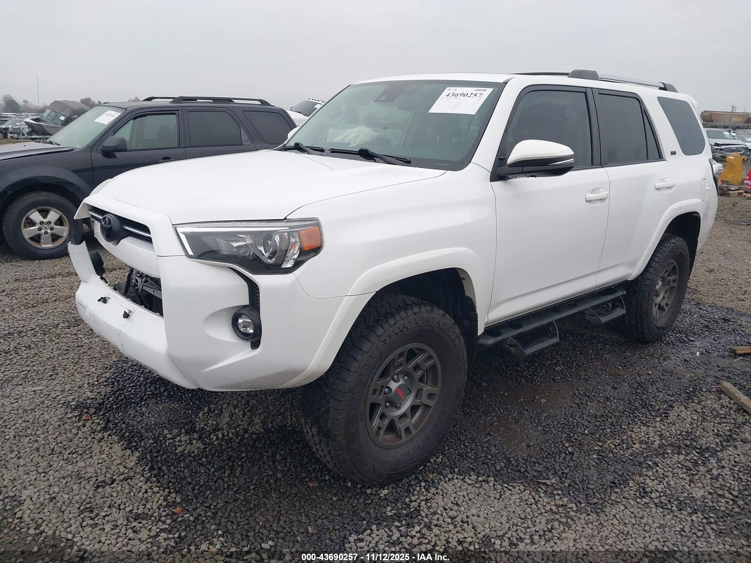 TOYOTA 4RUNNER image 2