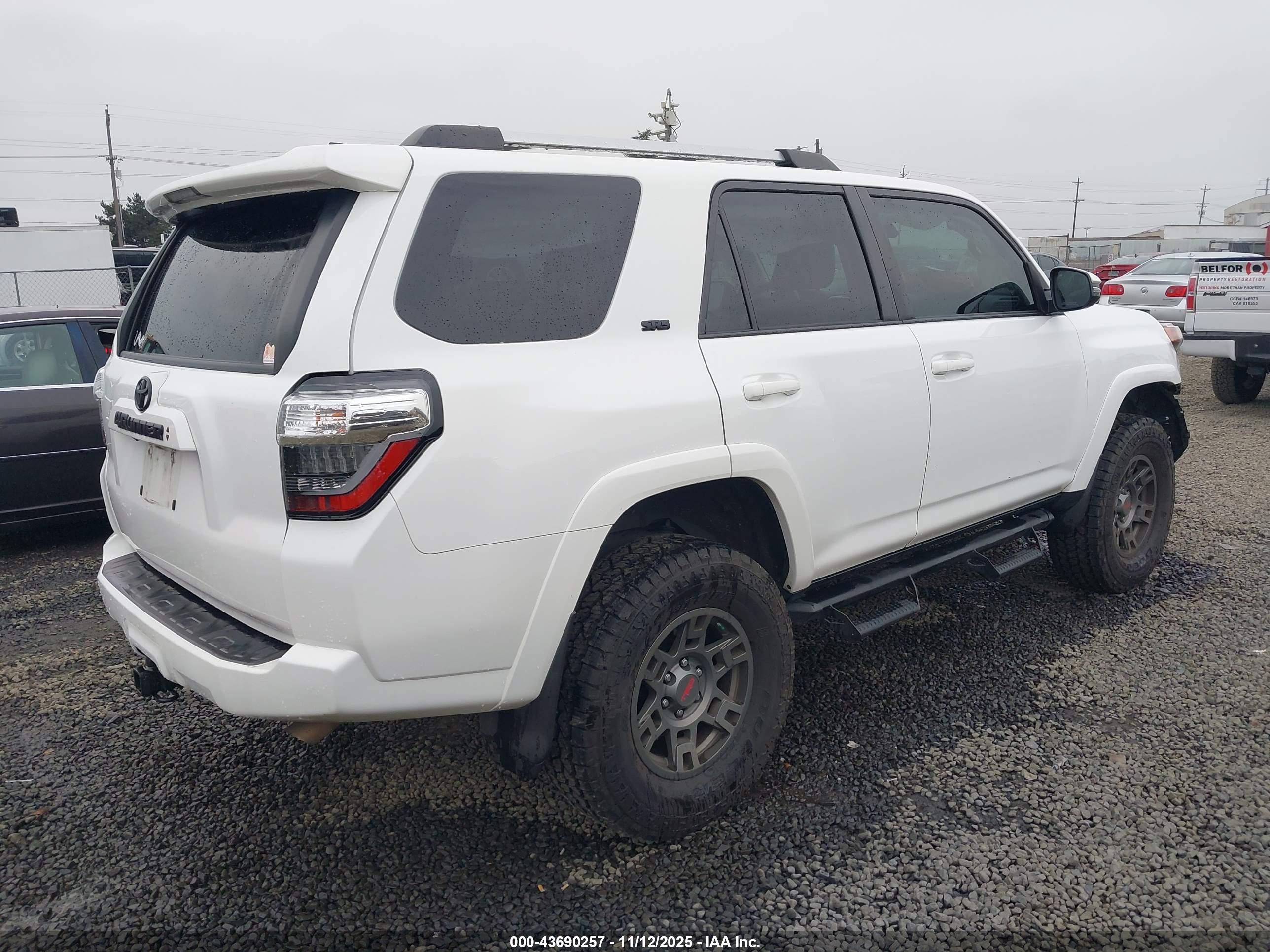 TOYOTA 4RUNNER image 4