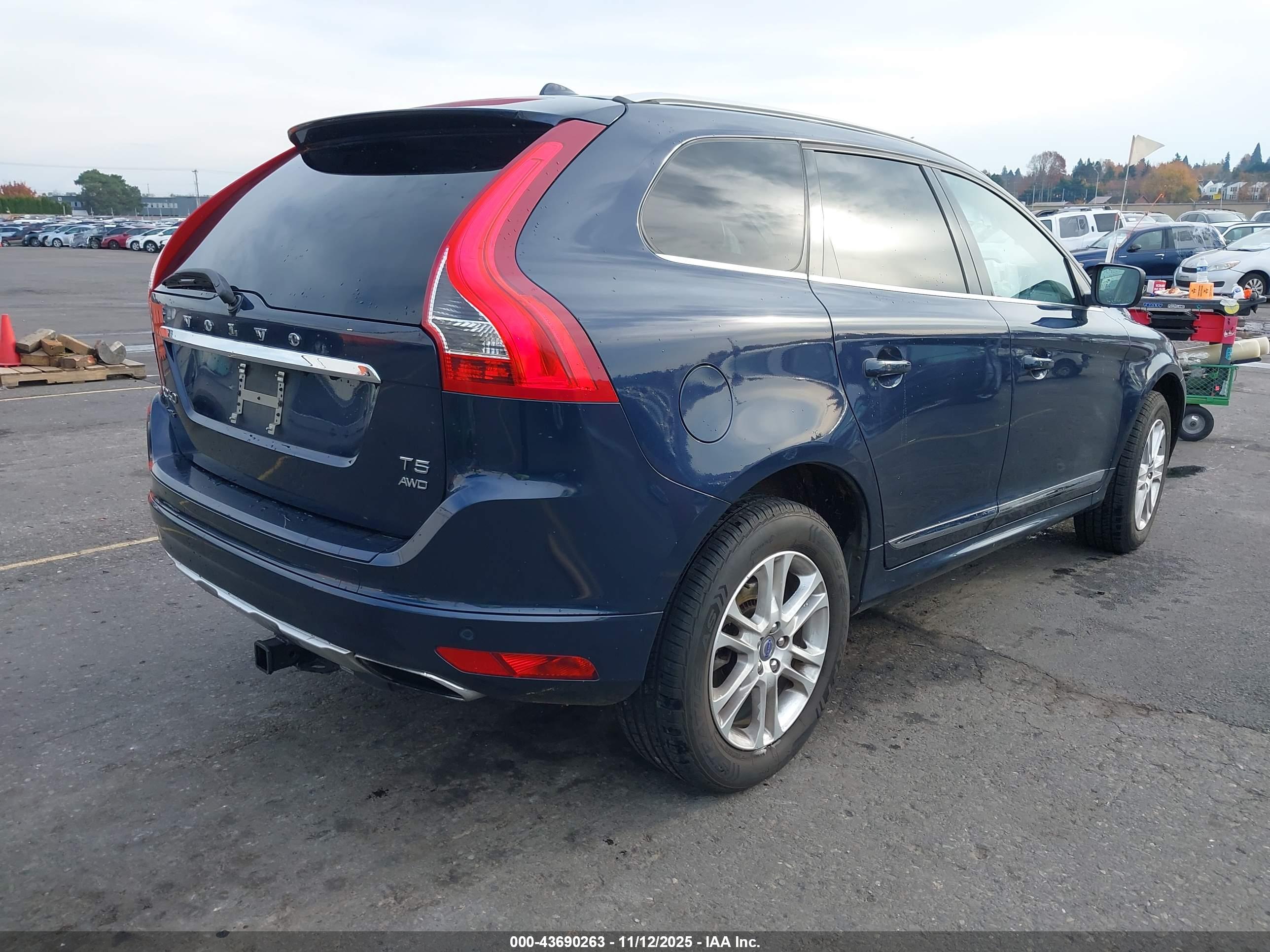 VOLVO XC60 image 4