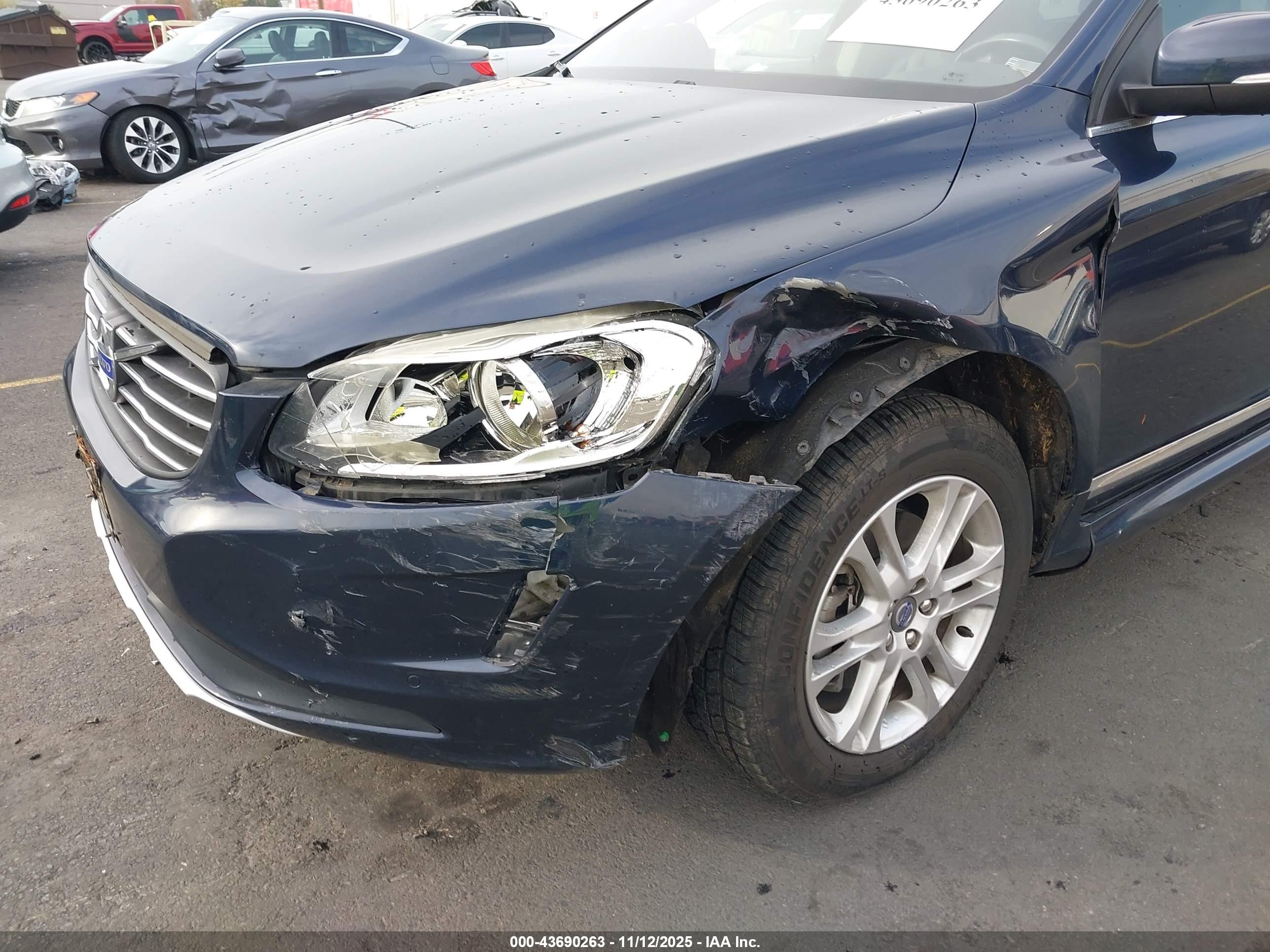 VOLVO XC60 image 6