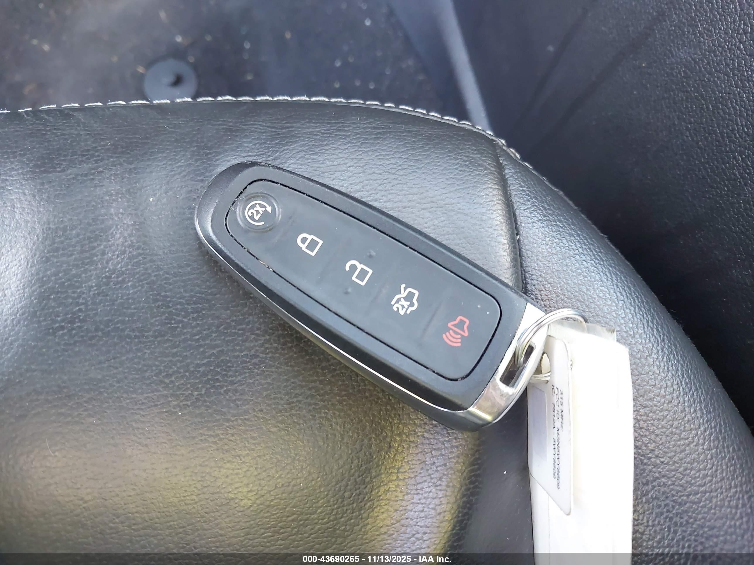 FORD ESCAPE image 11