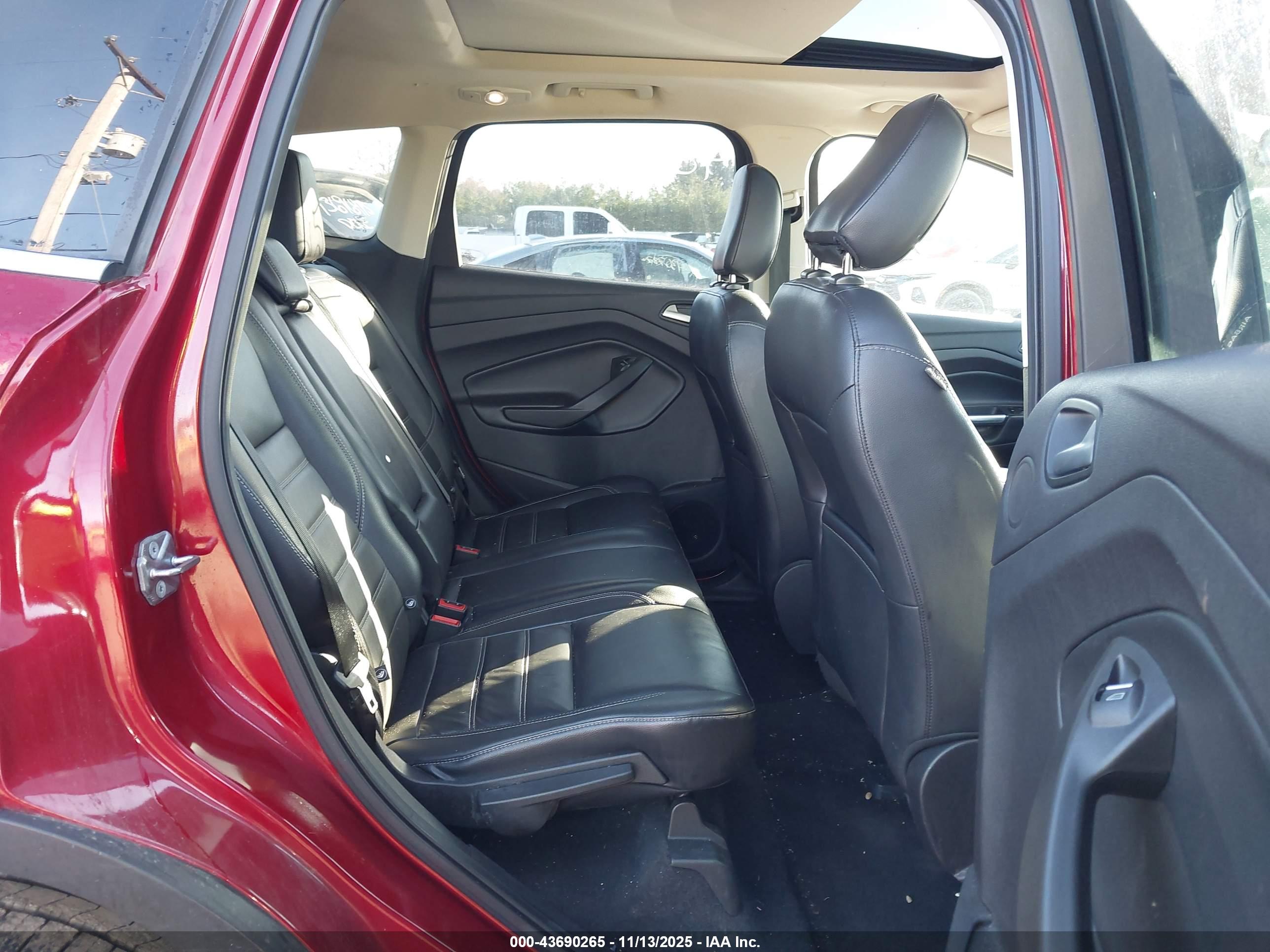 FORD ESCAPE image 8