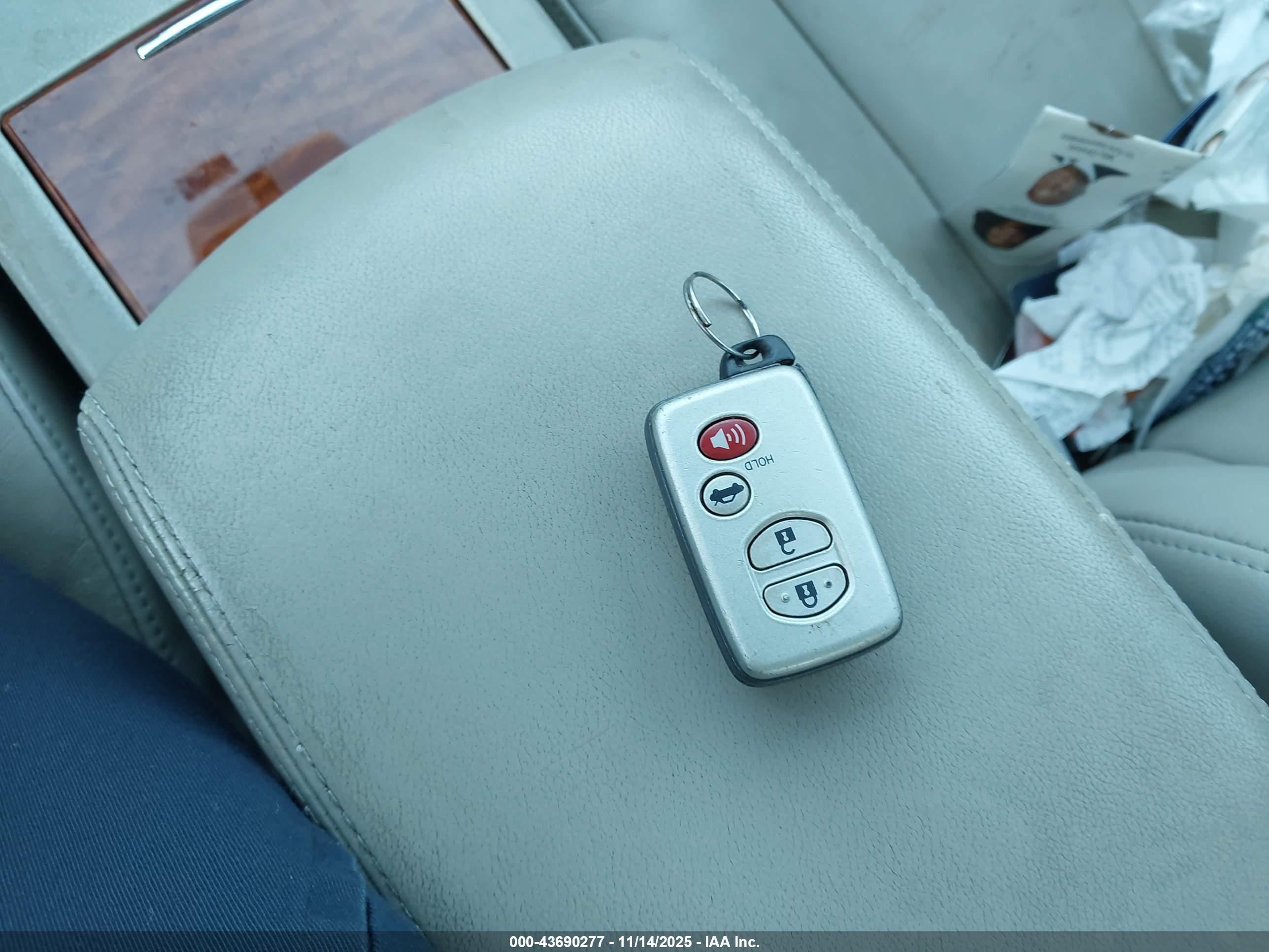 TOYOTA CAMRY image 11