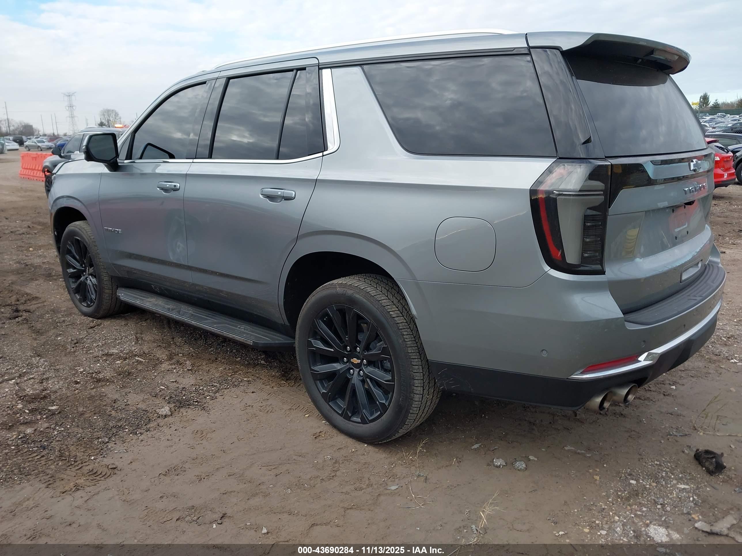 CHEVROLET TAHOE image 3