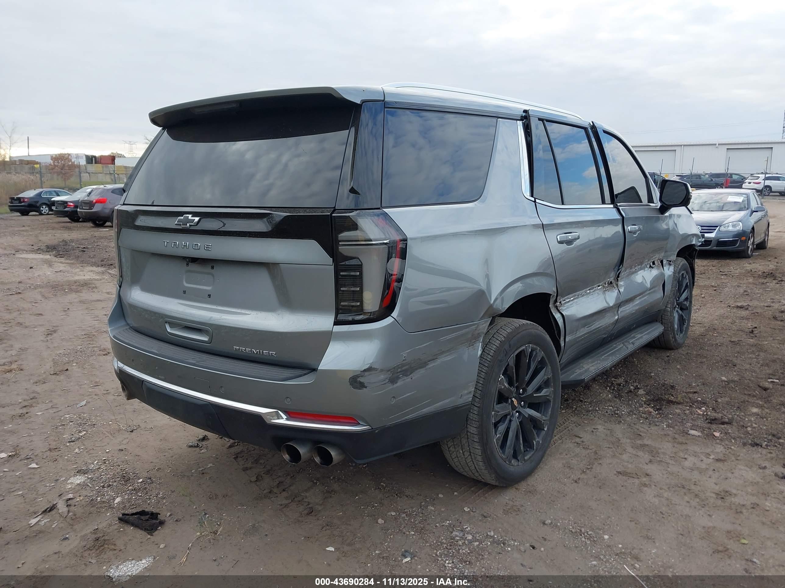 CHEVROLET TAHOE image 4