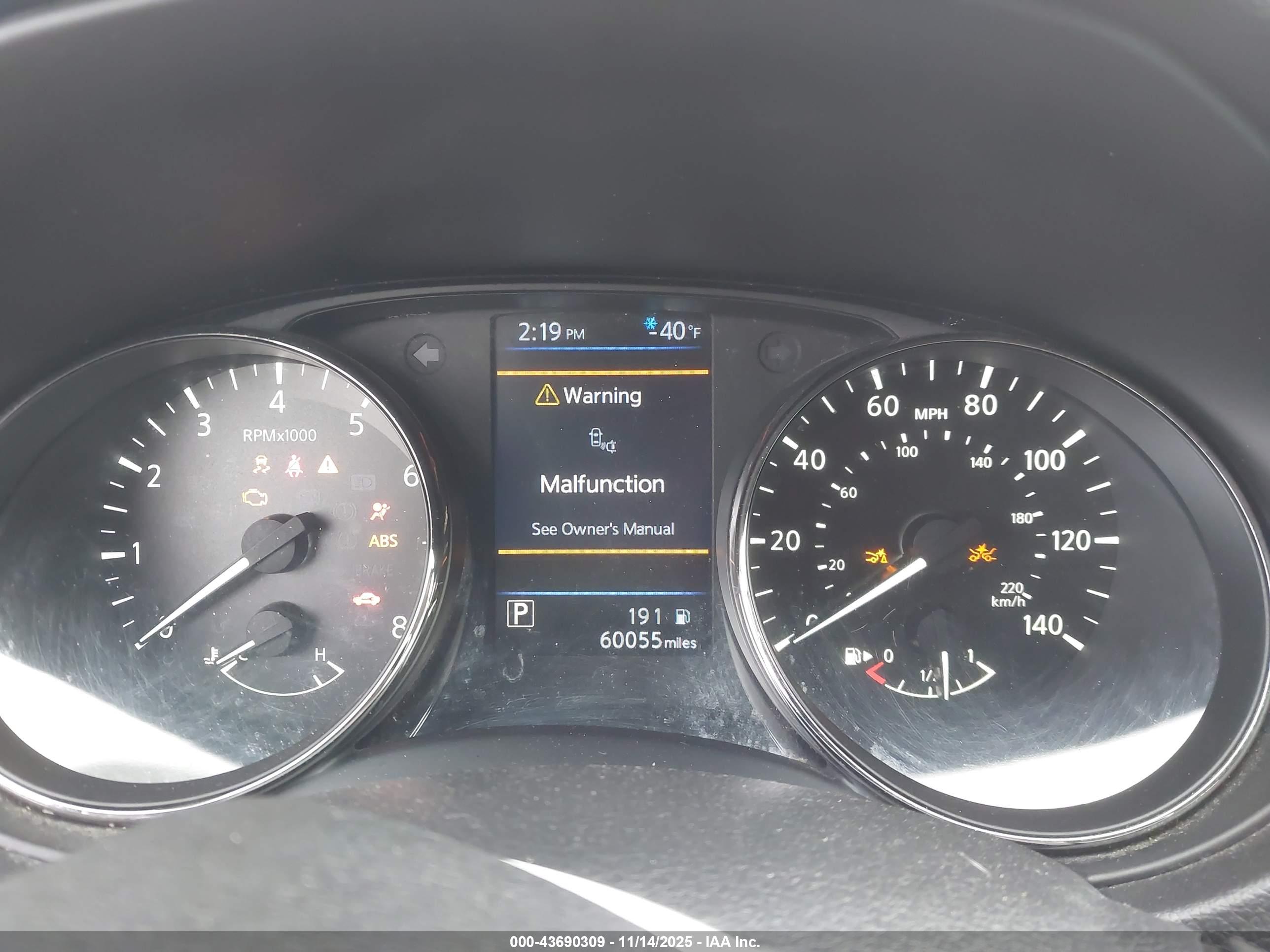 NISSAN ROGUE image 7