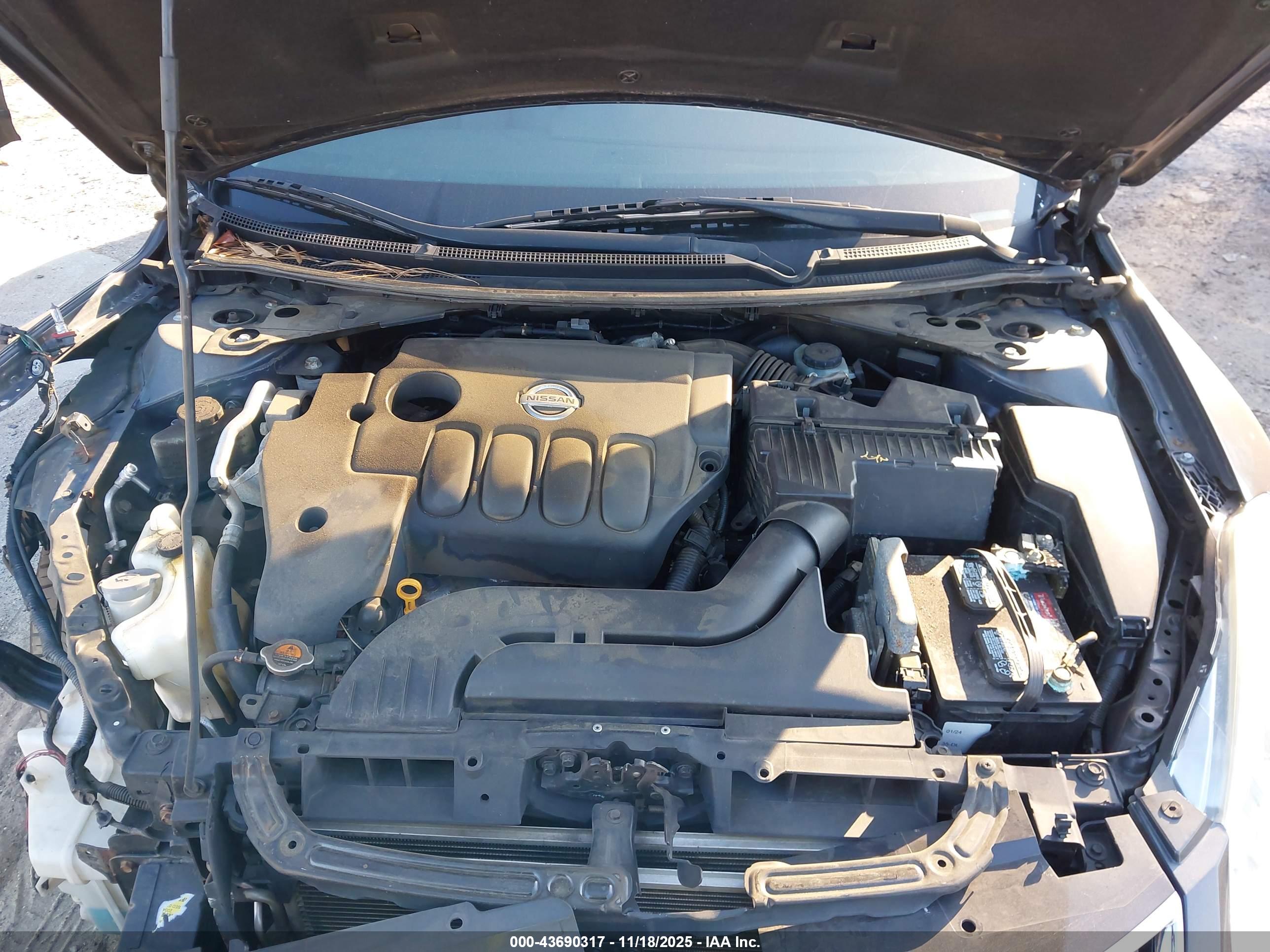NISSAN ALTIMA image 10