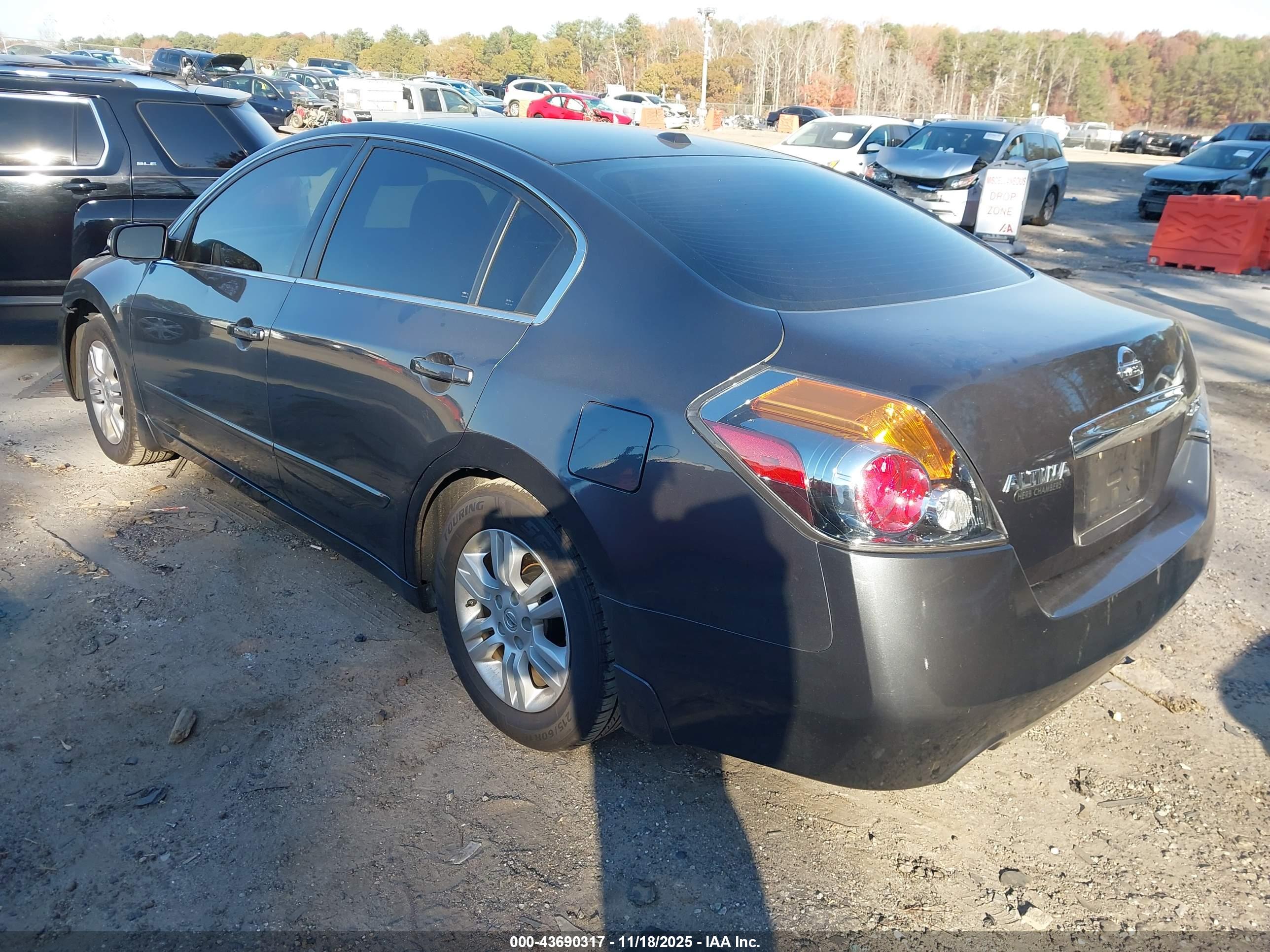 NISSAN ALTIMA image 3