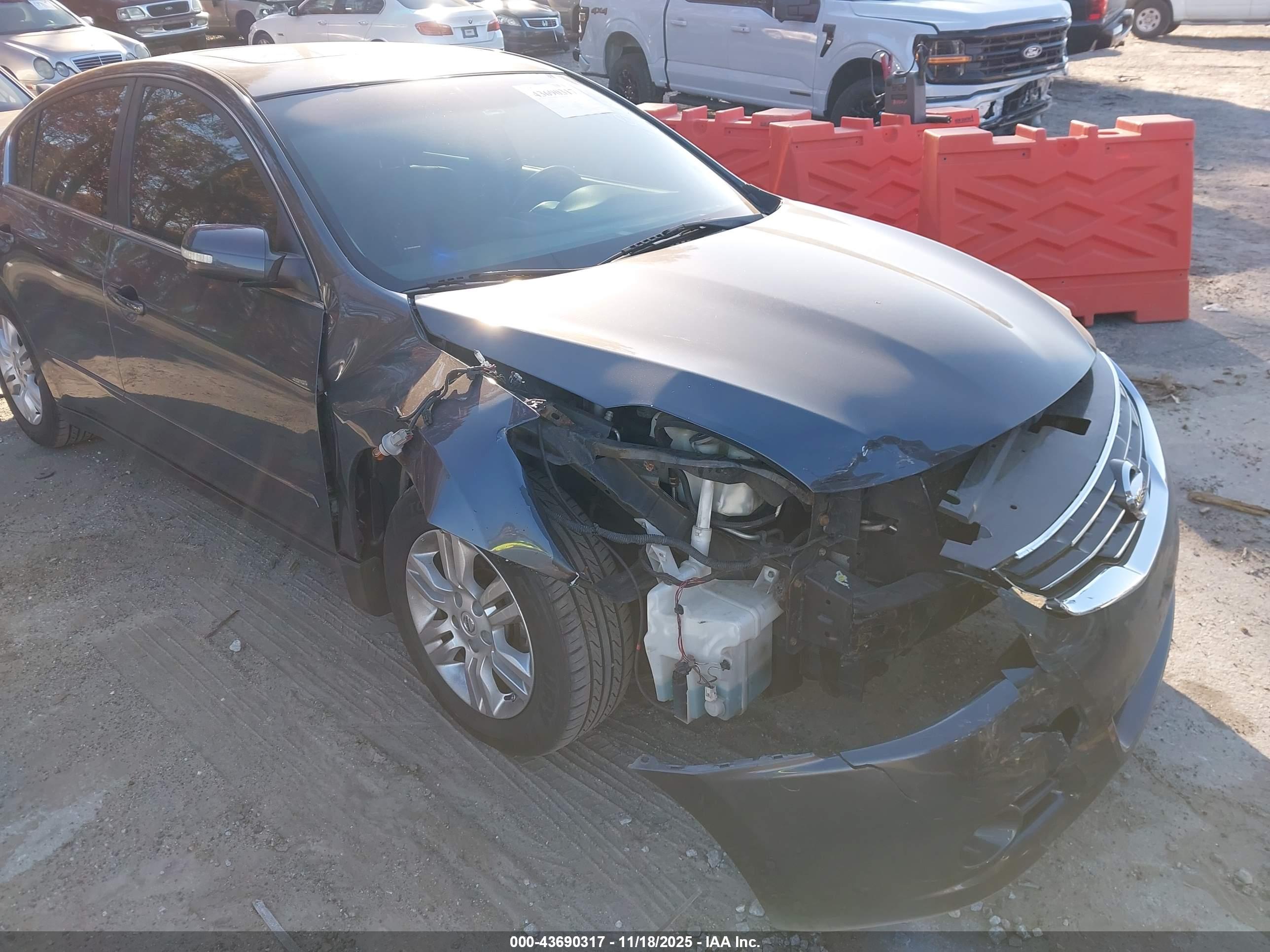 NISSAN ALTIMA image 6
