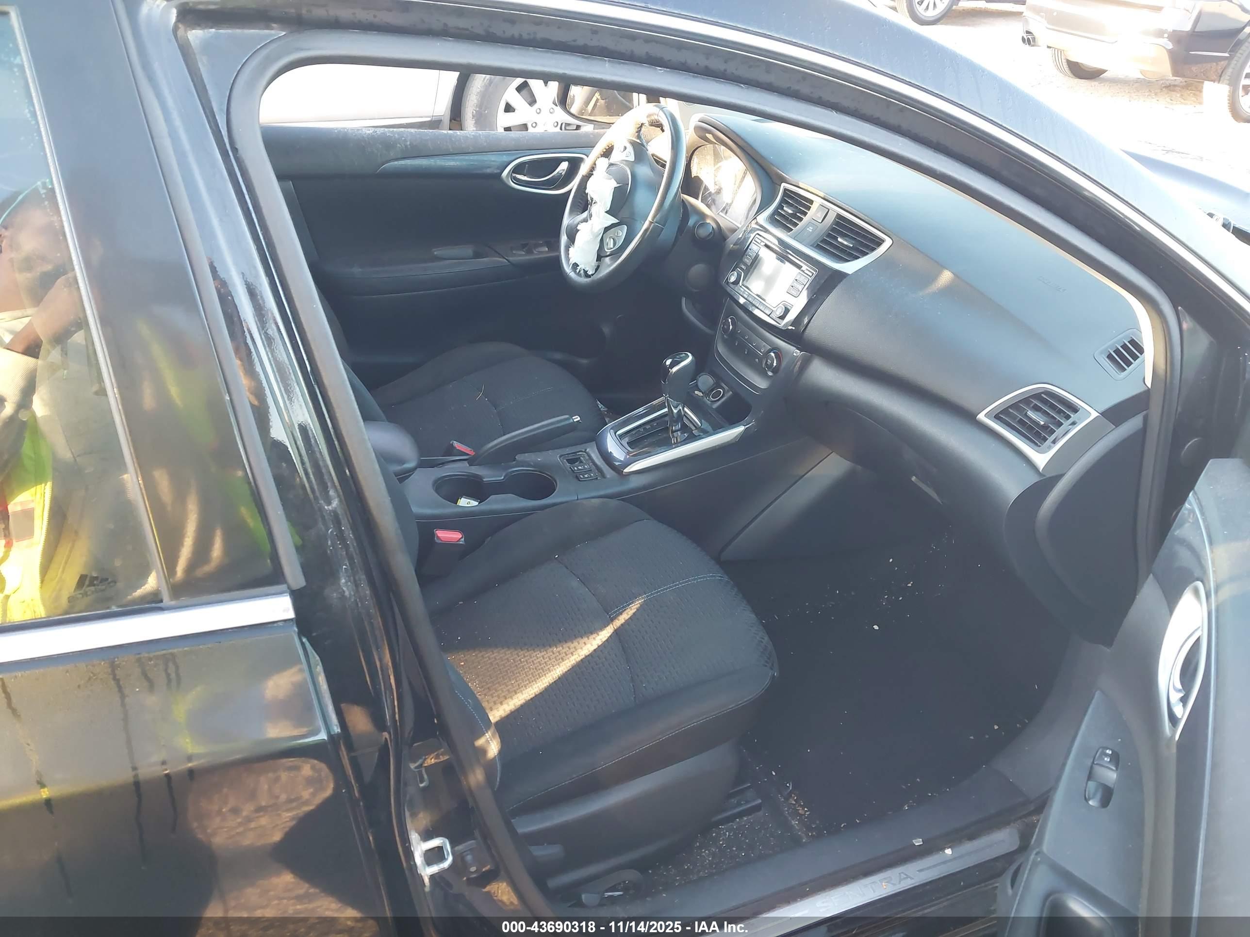 NISSAN SENTRA image 5