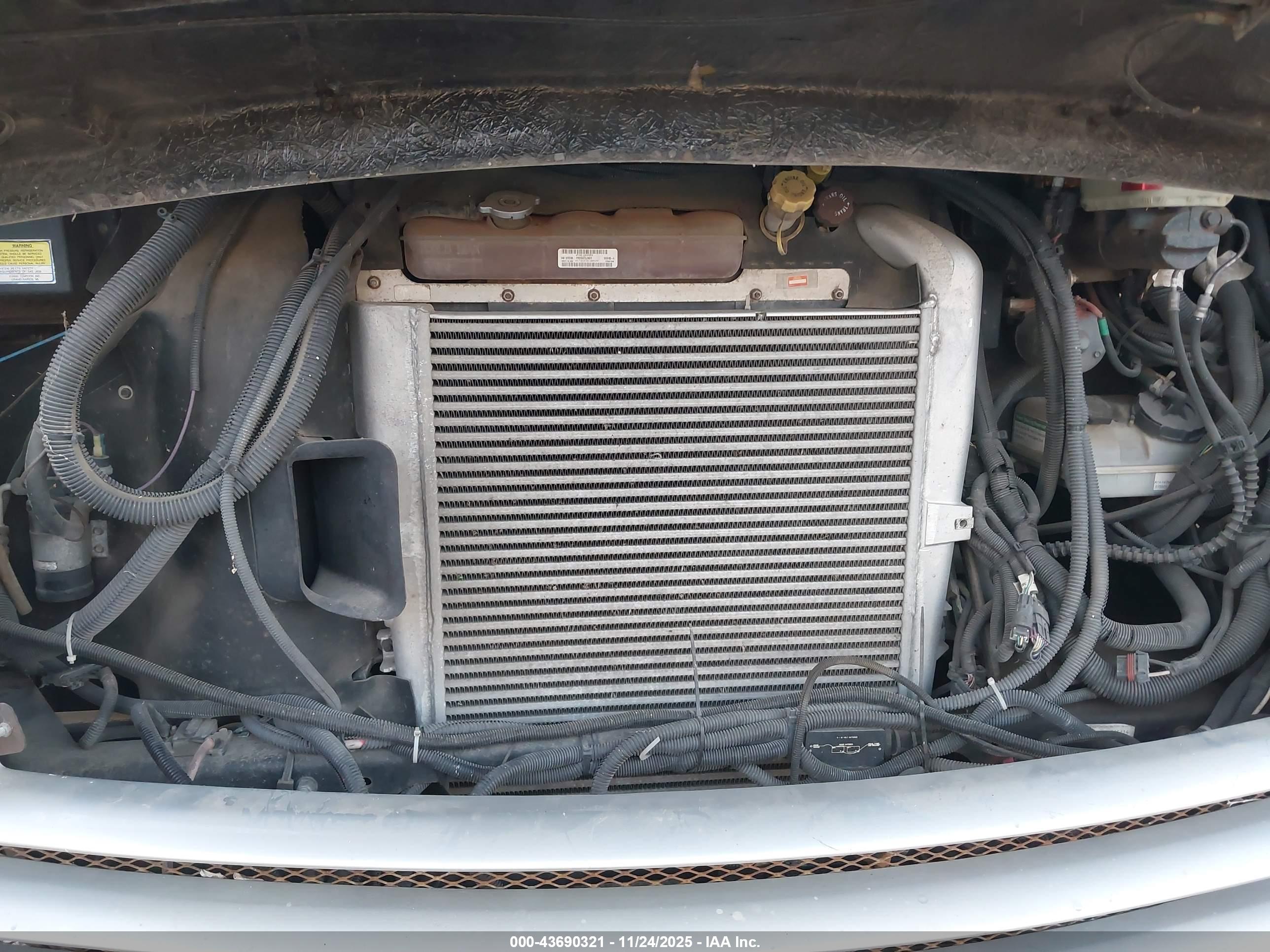 FREIGHTLINER CHASSIS image 10