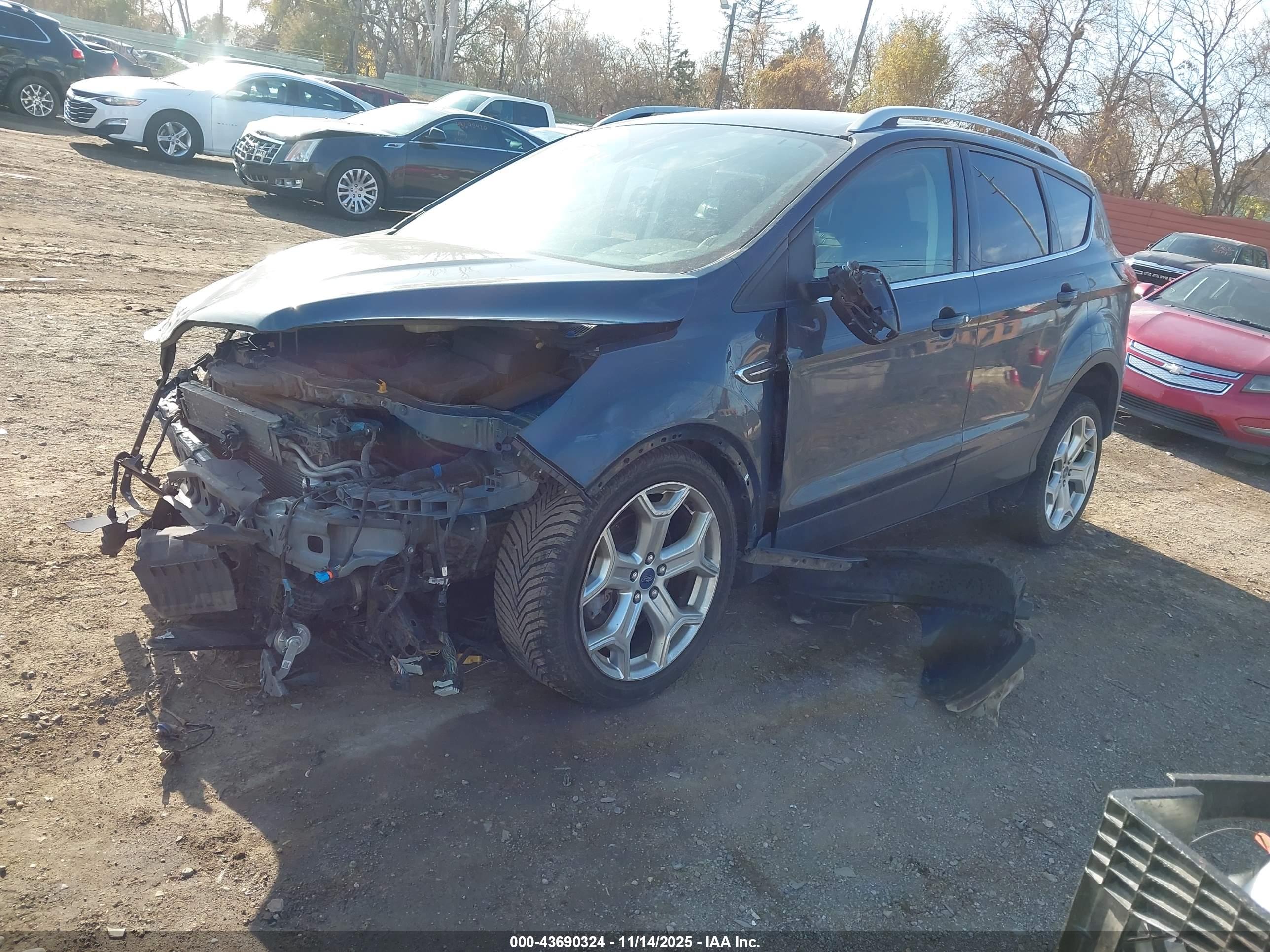 FORD ESCAPE image 2