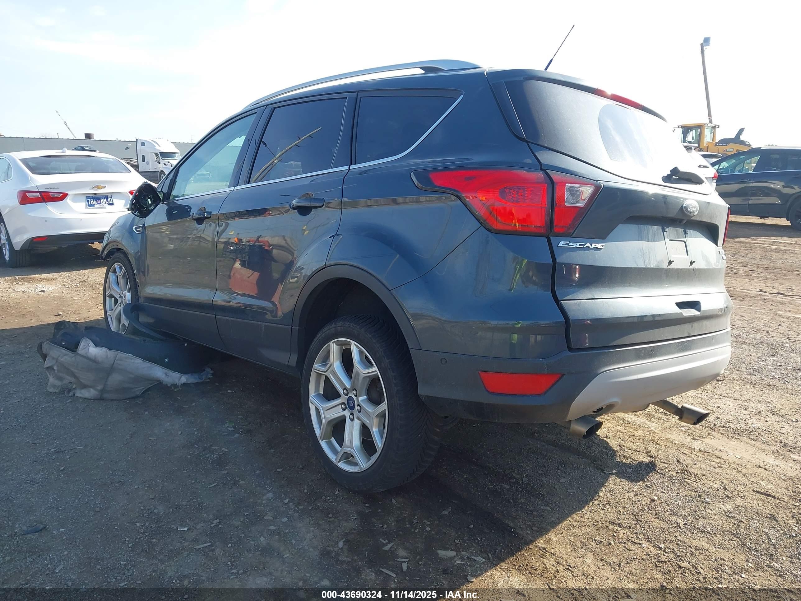 FORD ESCAPE image 3
