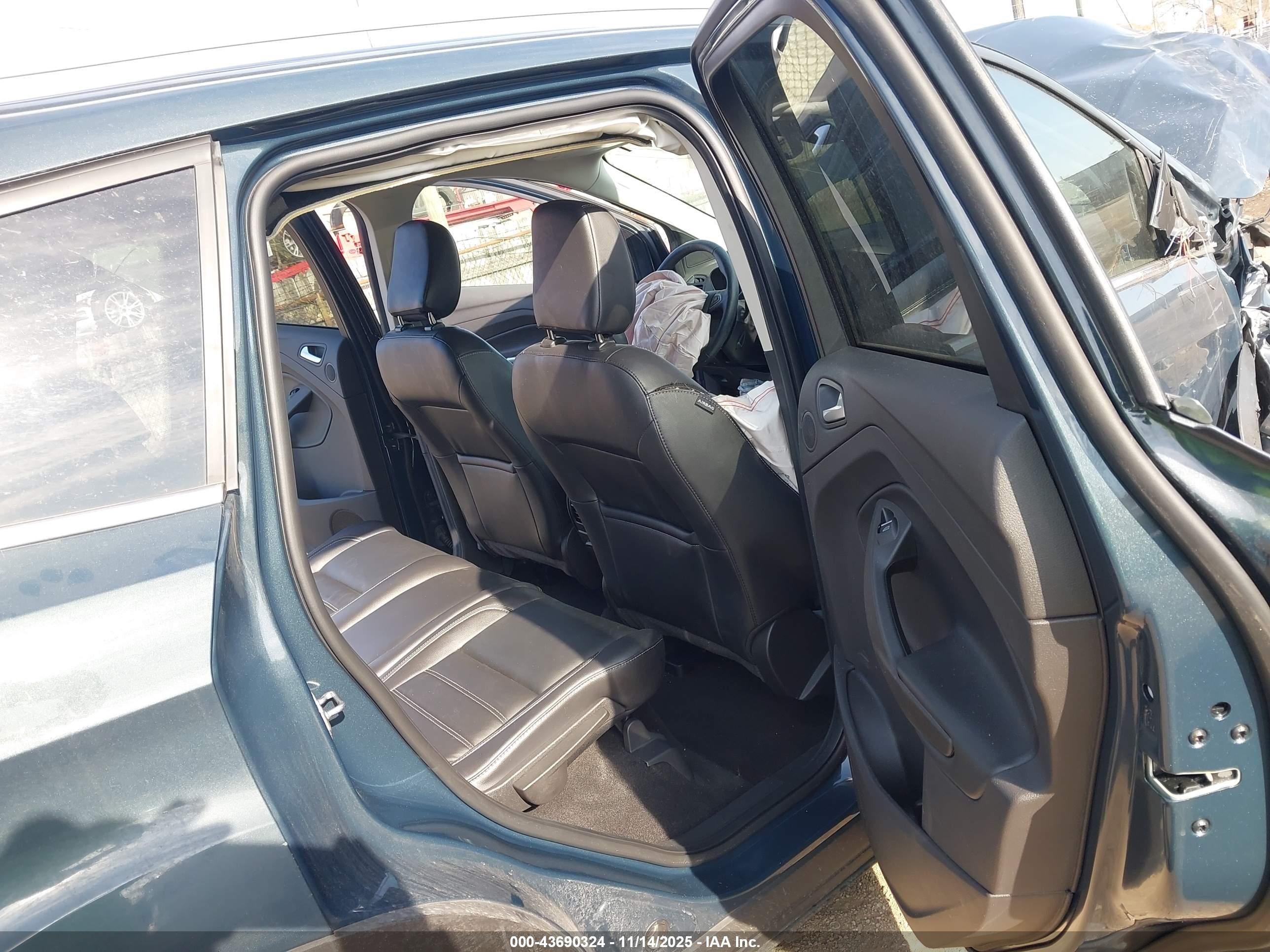 FORD ESCAPE image 8