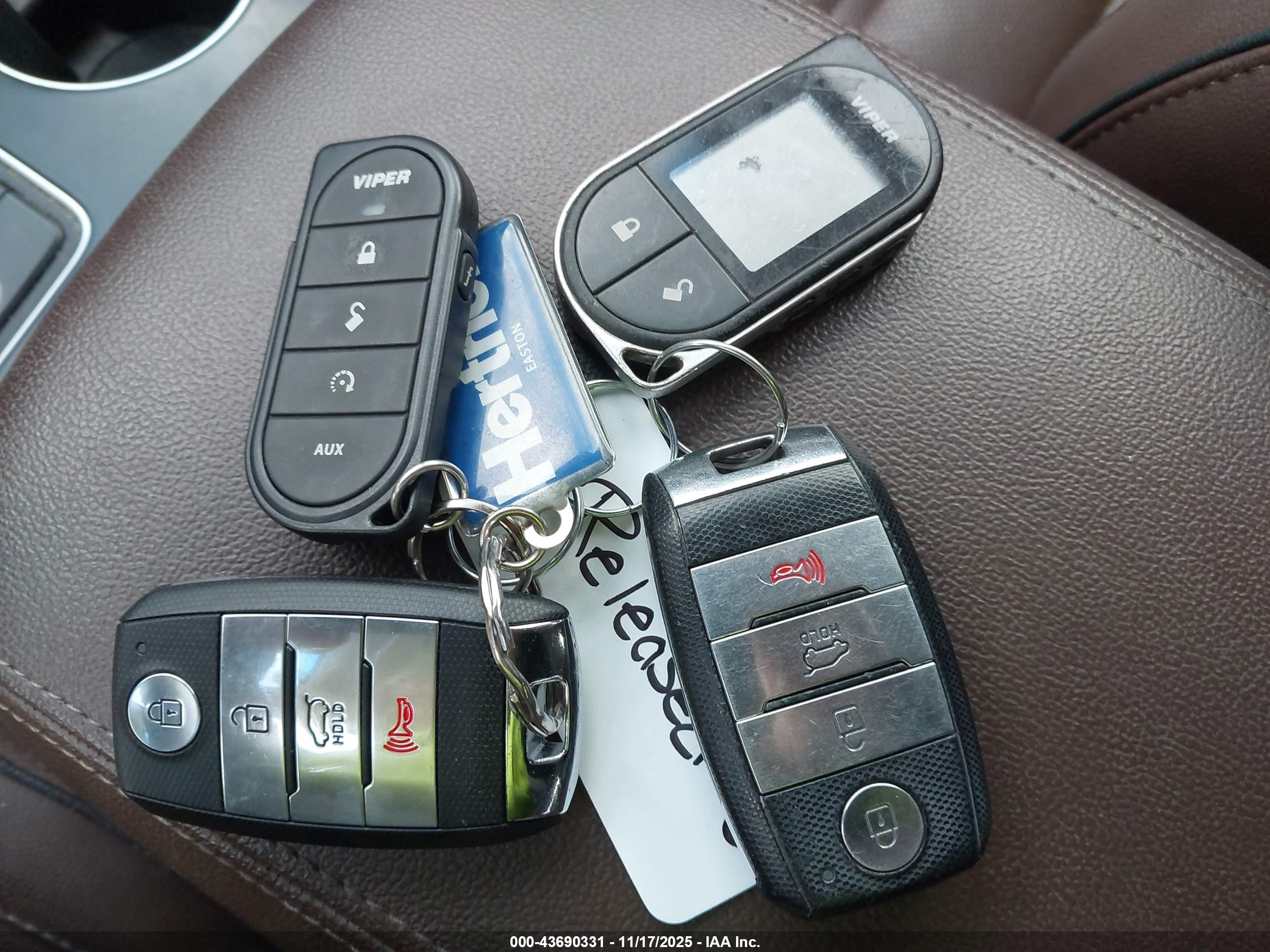 KIA SORENTO image 11