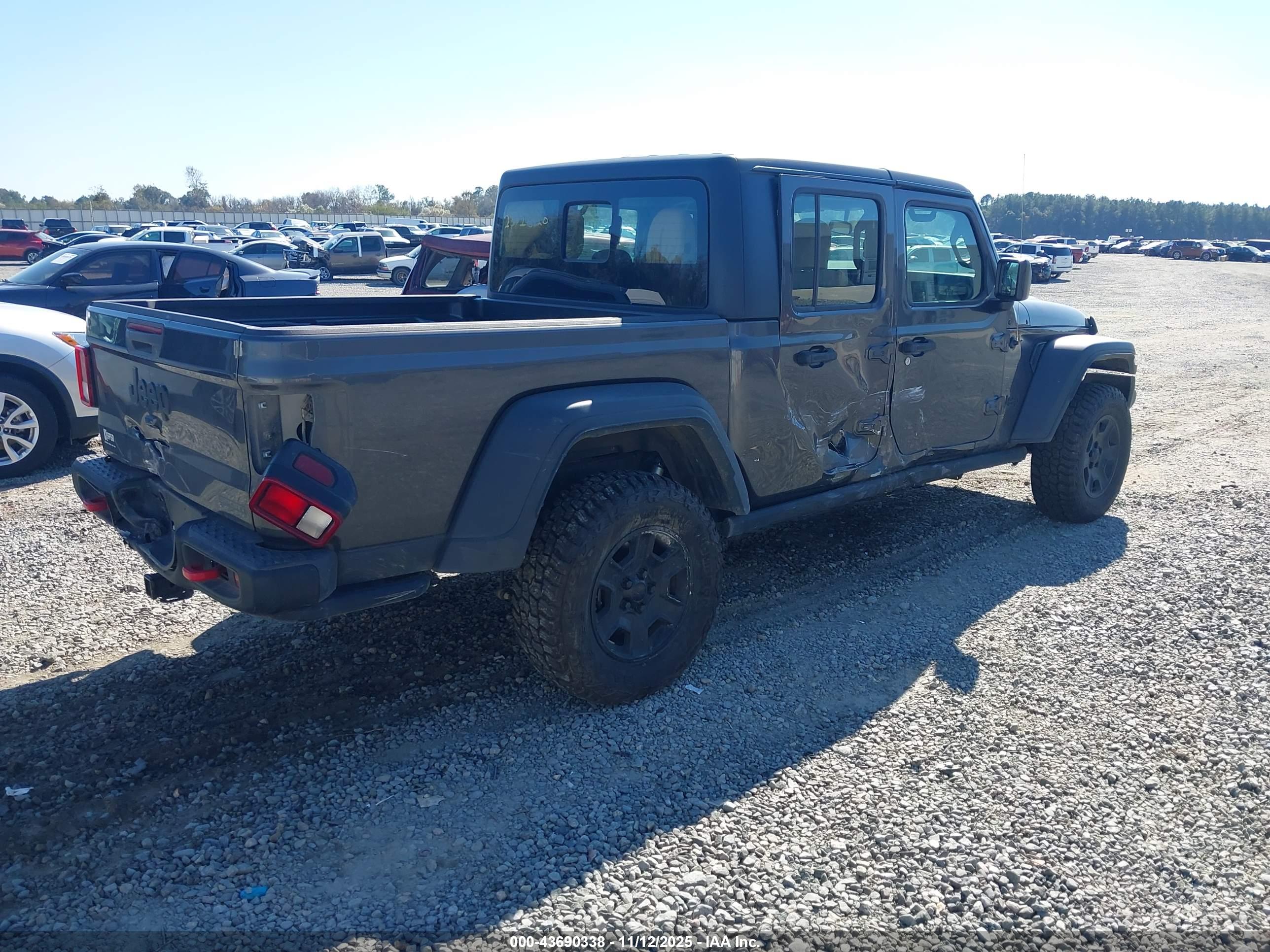 JEEP GLADIATOR image 4