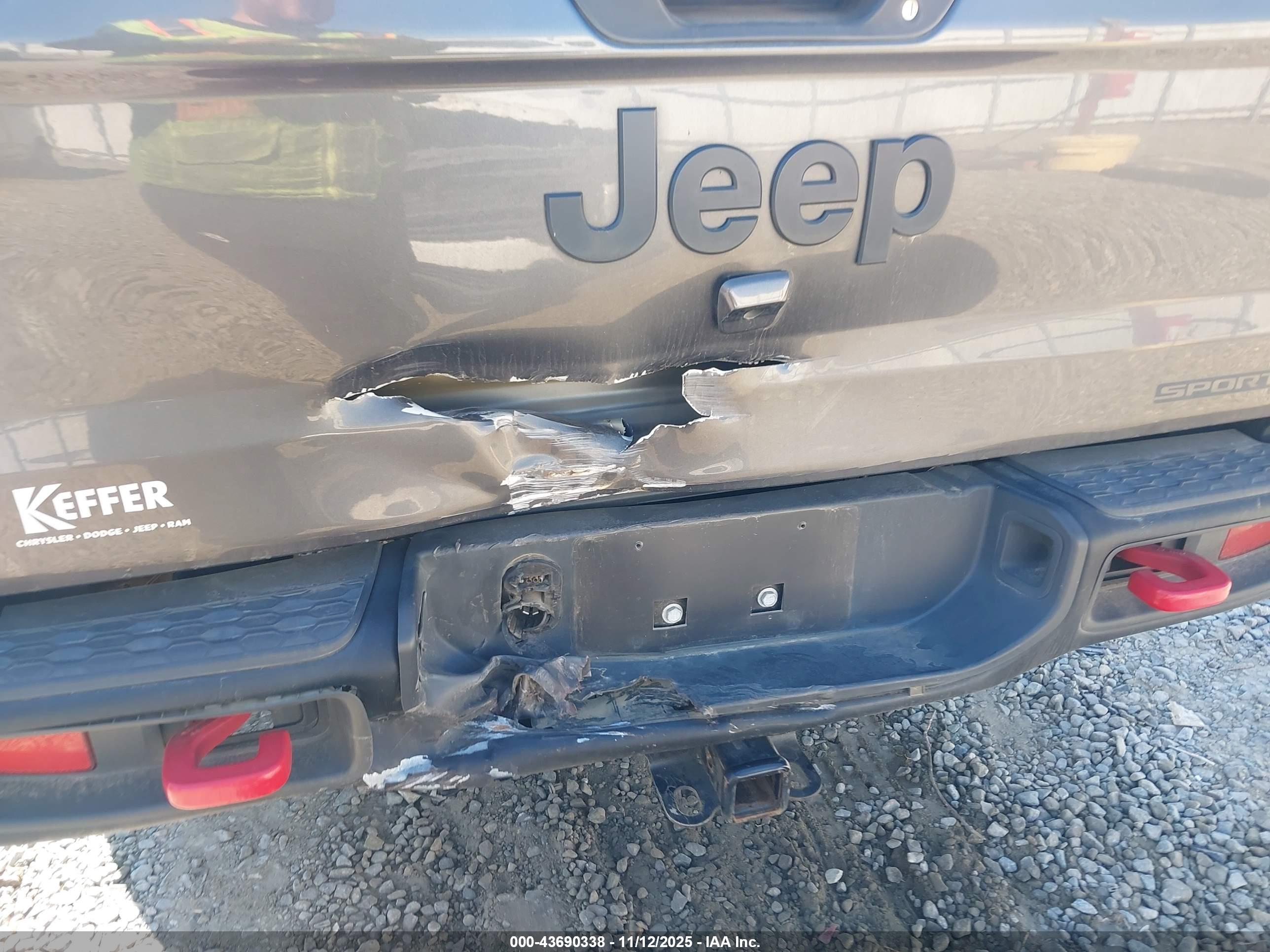 JEEP GLADIATOR image 6