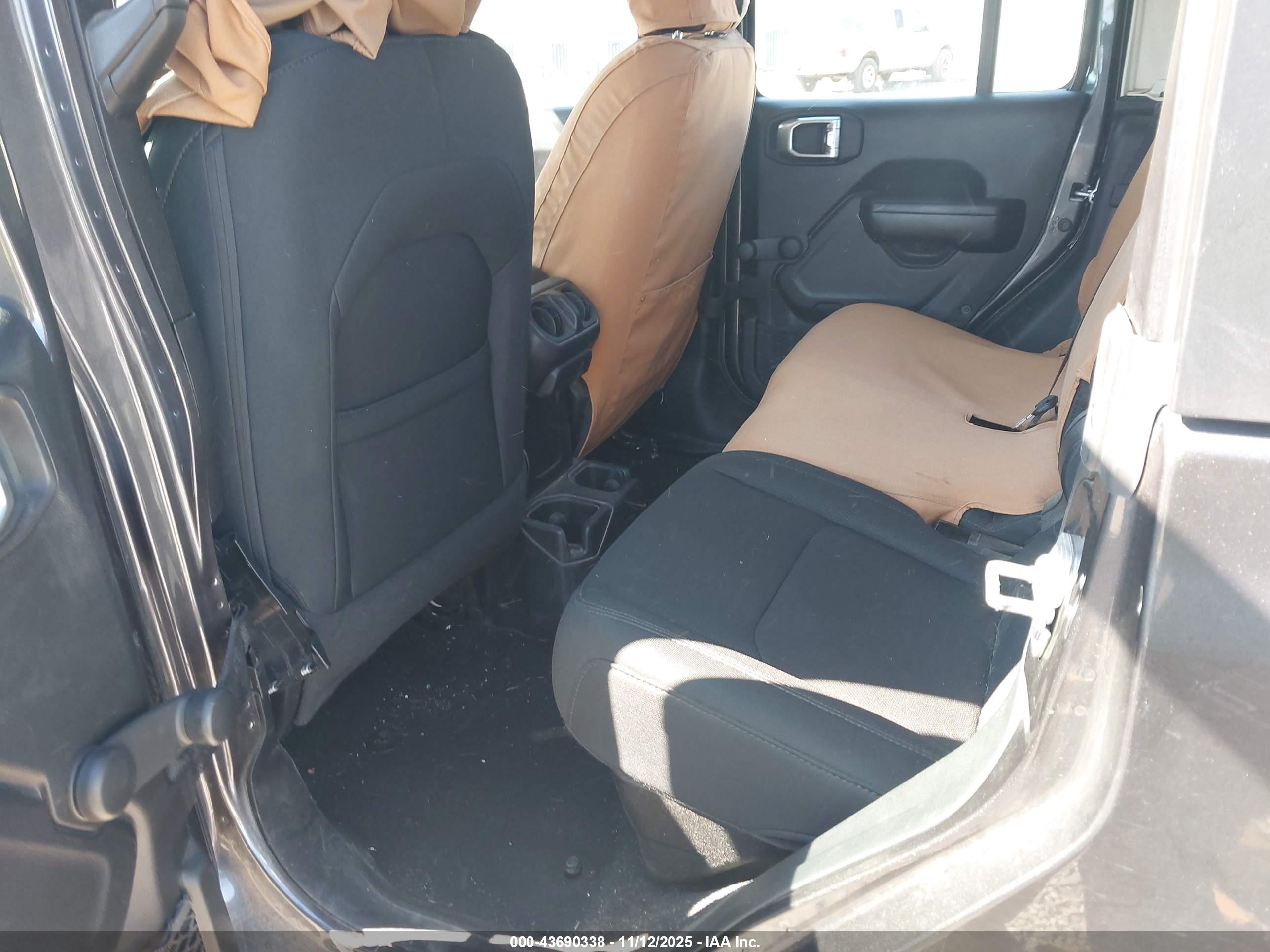 JEEP GLADIATOR image 8
