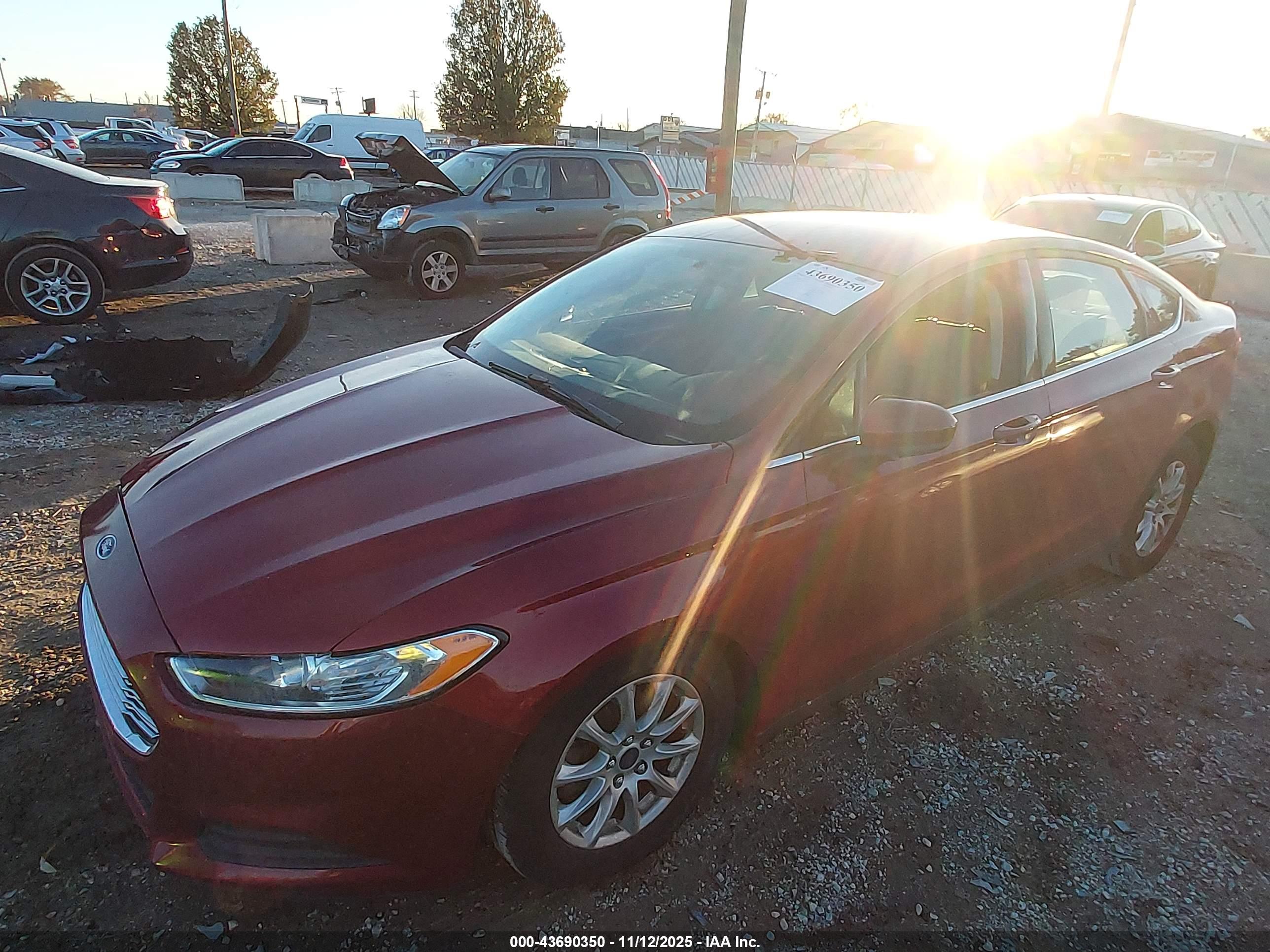 FORD FUSION image 2