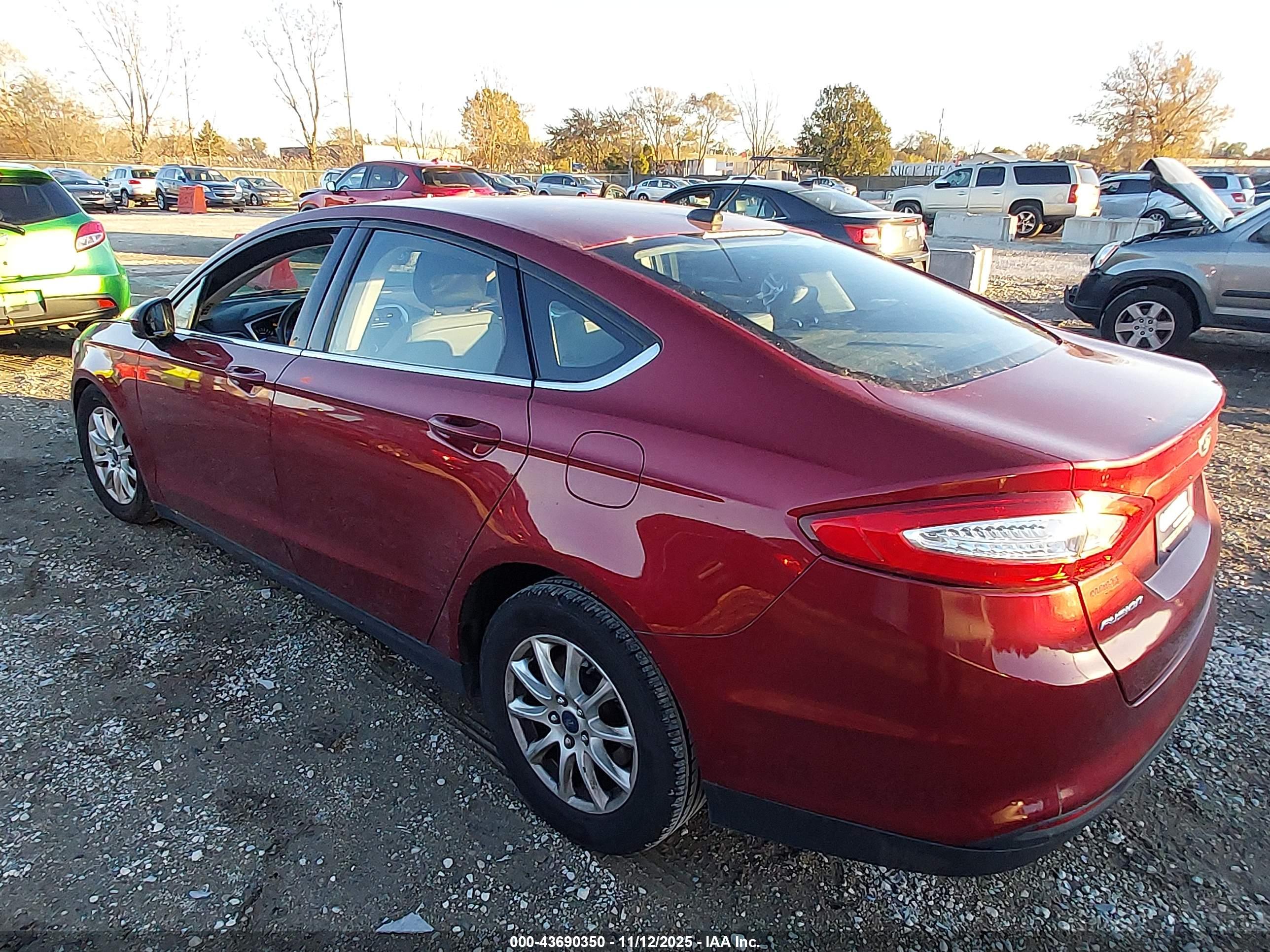 FORD FUSION image 3