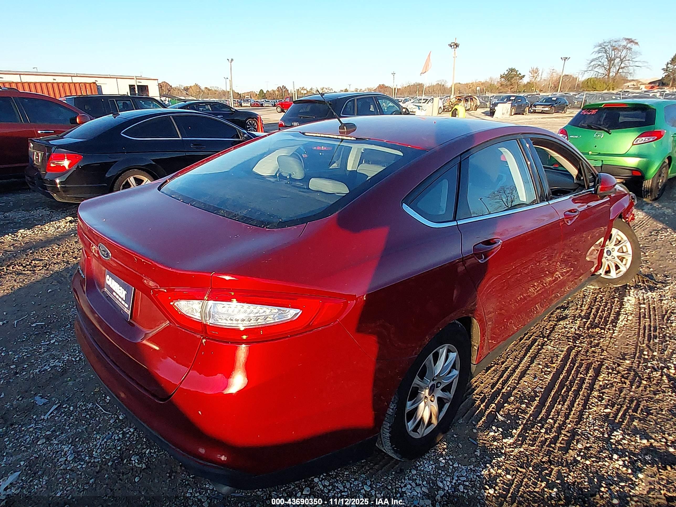 FORD FUSION image 4