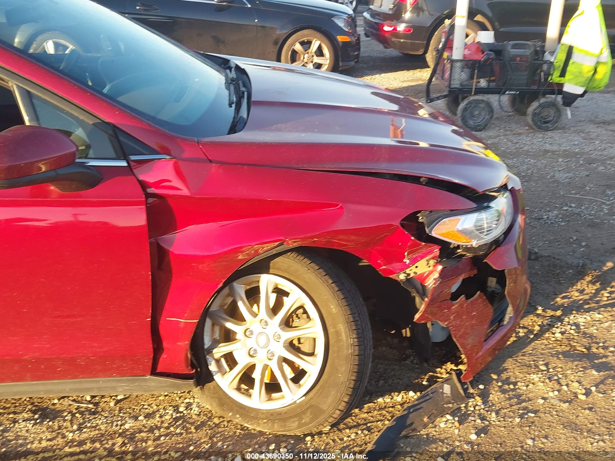 FORD FUSION image 6