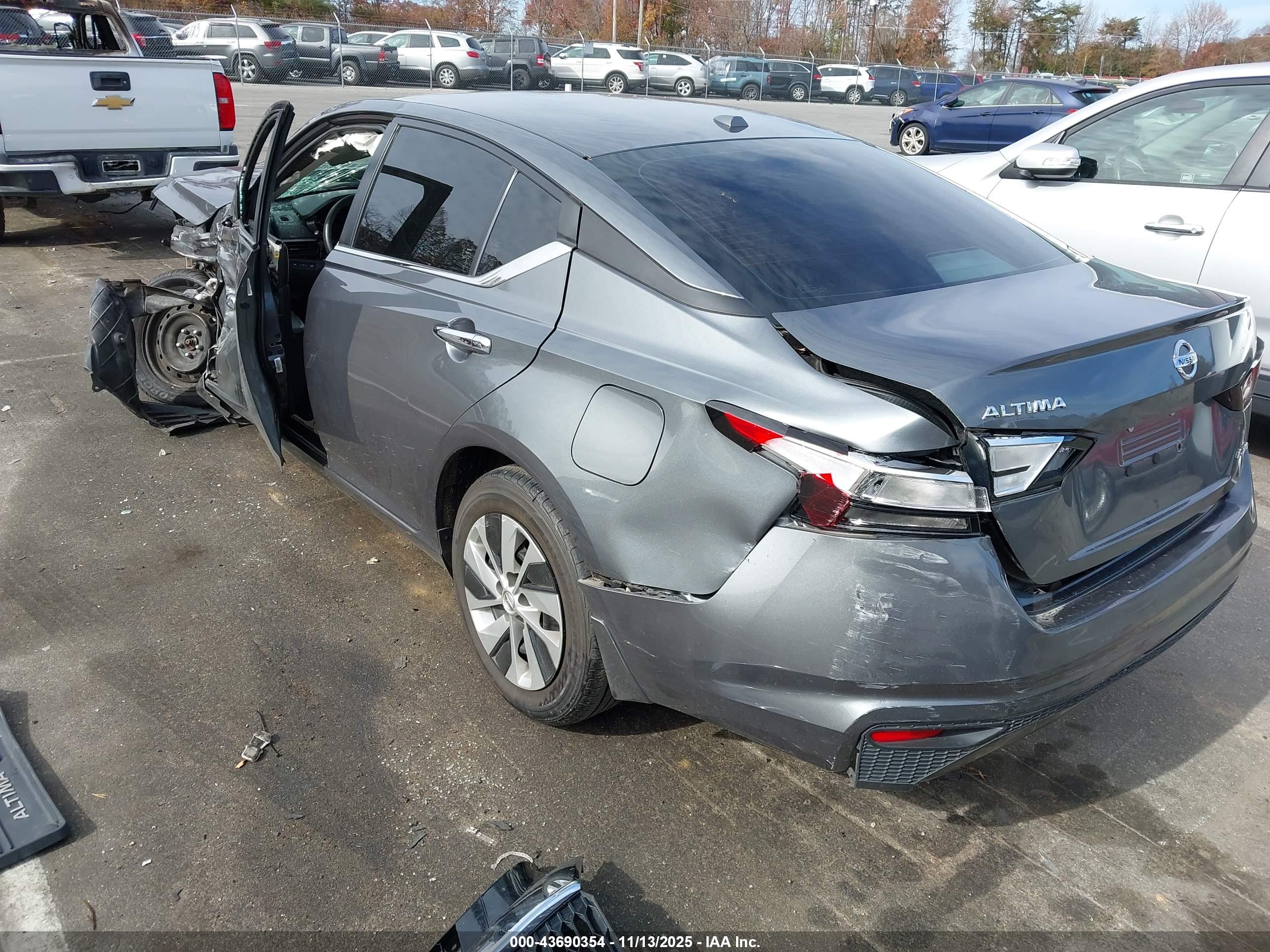 NISSAN ALTIMA image 3