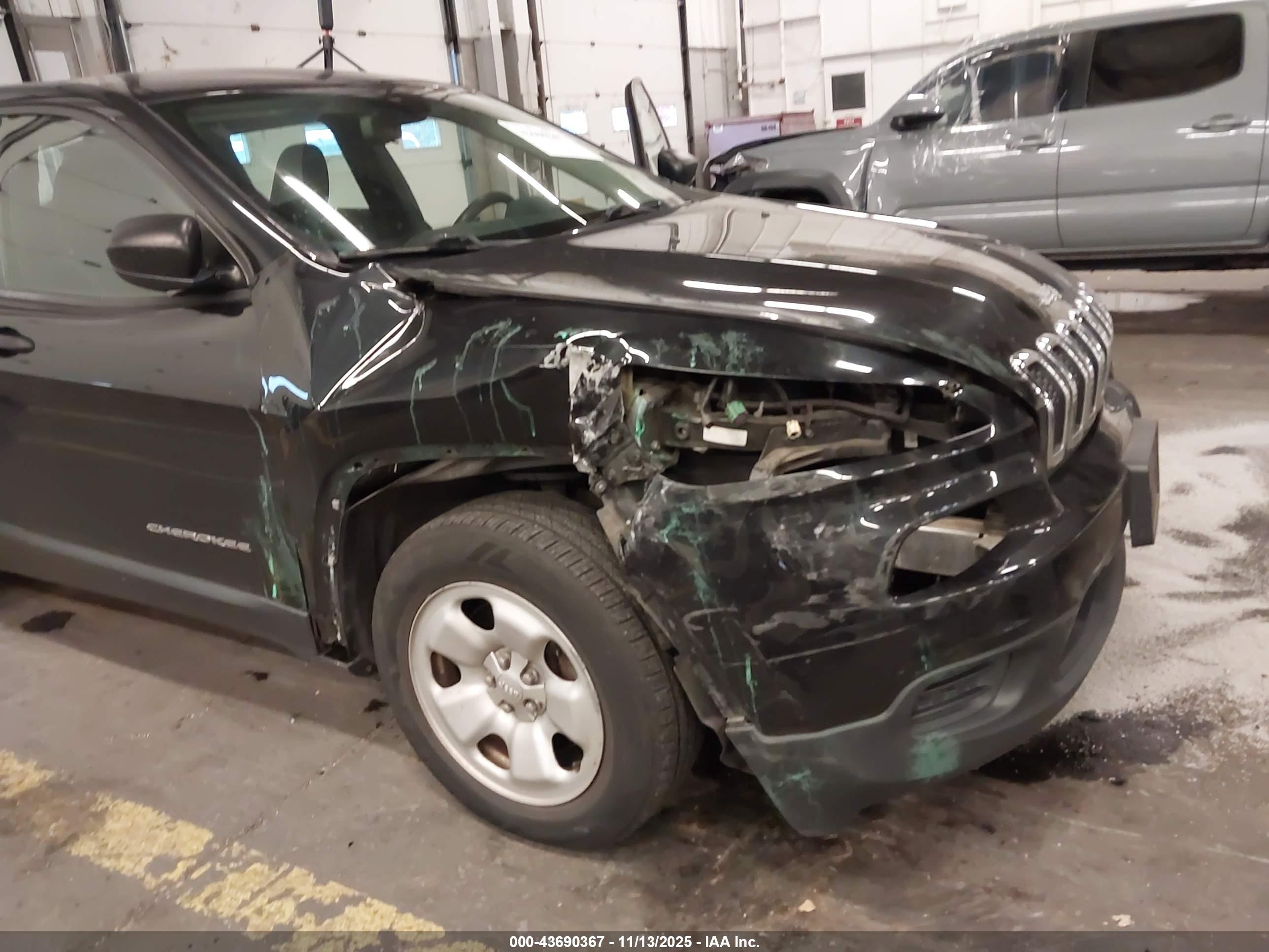 JEEP CHEROKEE image 6