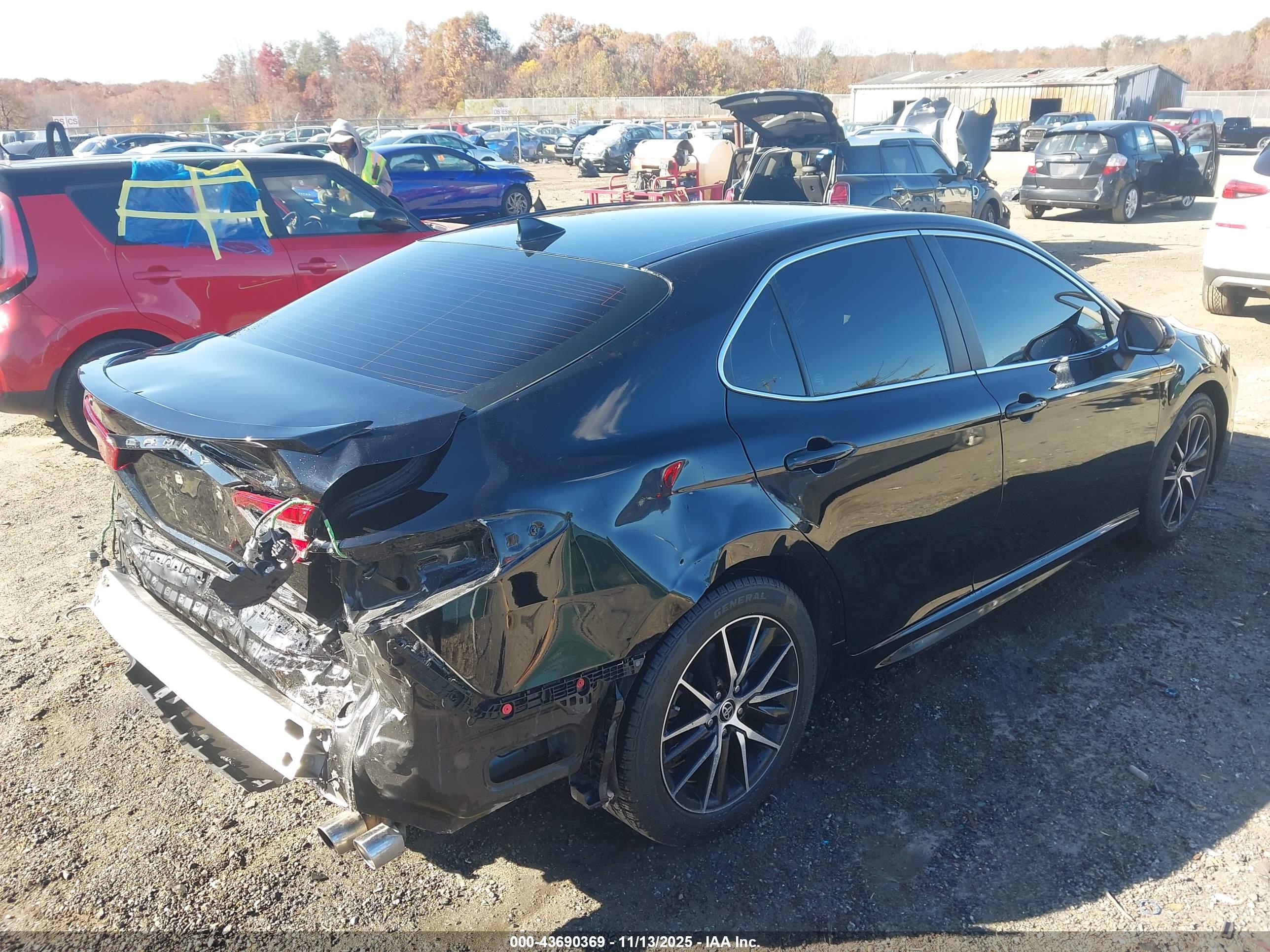 TOYOTA CAMRY image 4