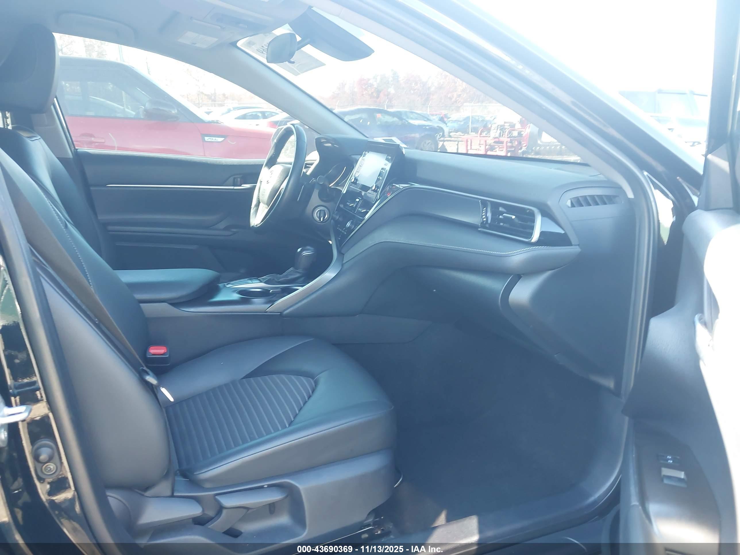TOYOTA CAMRY image 5