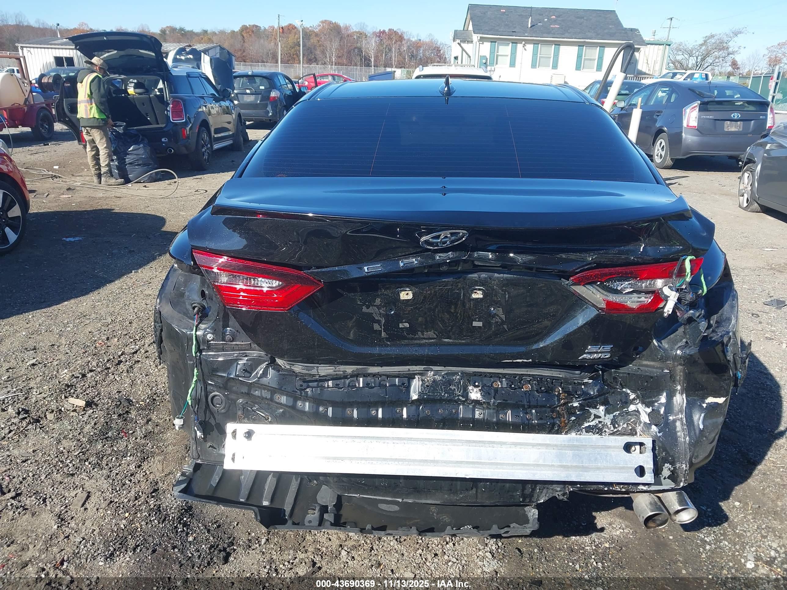 TOYOTA CAMRY image 6