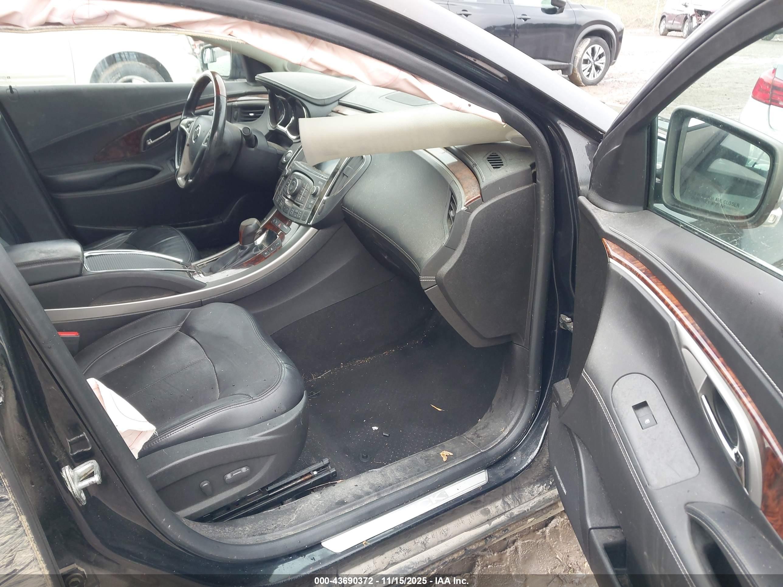 BUICK LACROSSE image 5