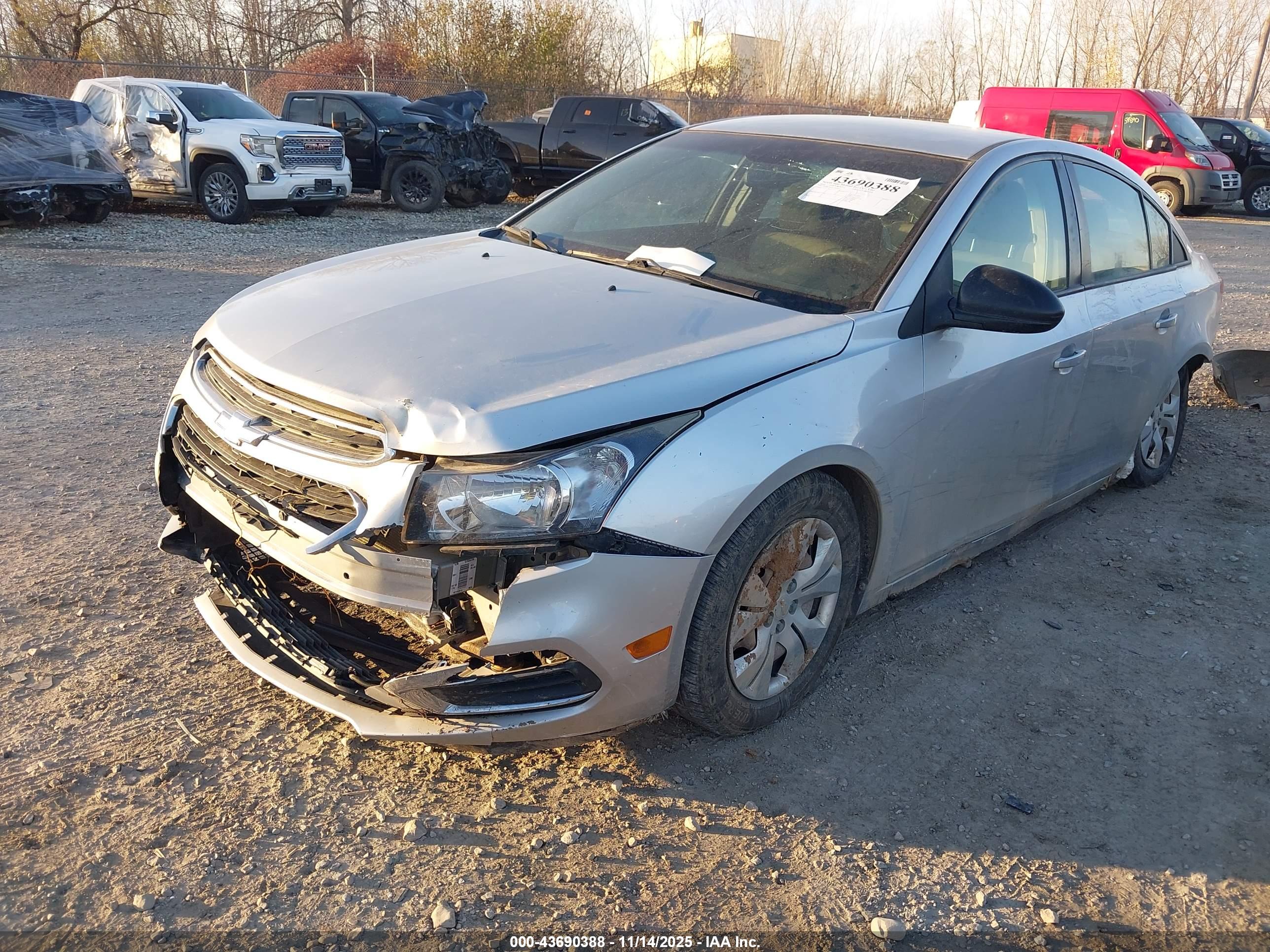 CHEVROLET CRUZE image 2