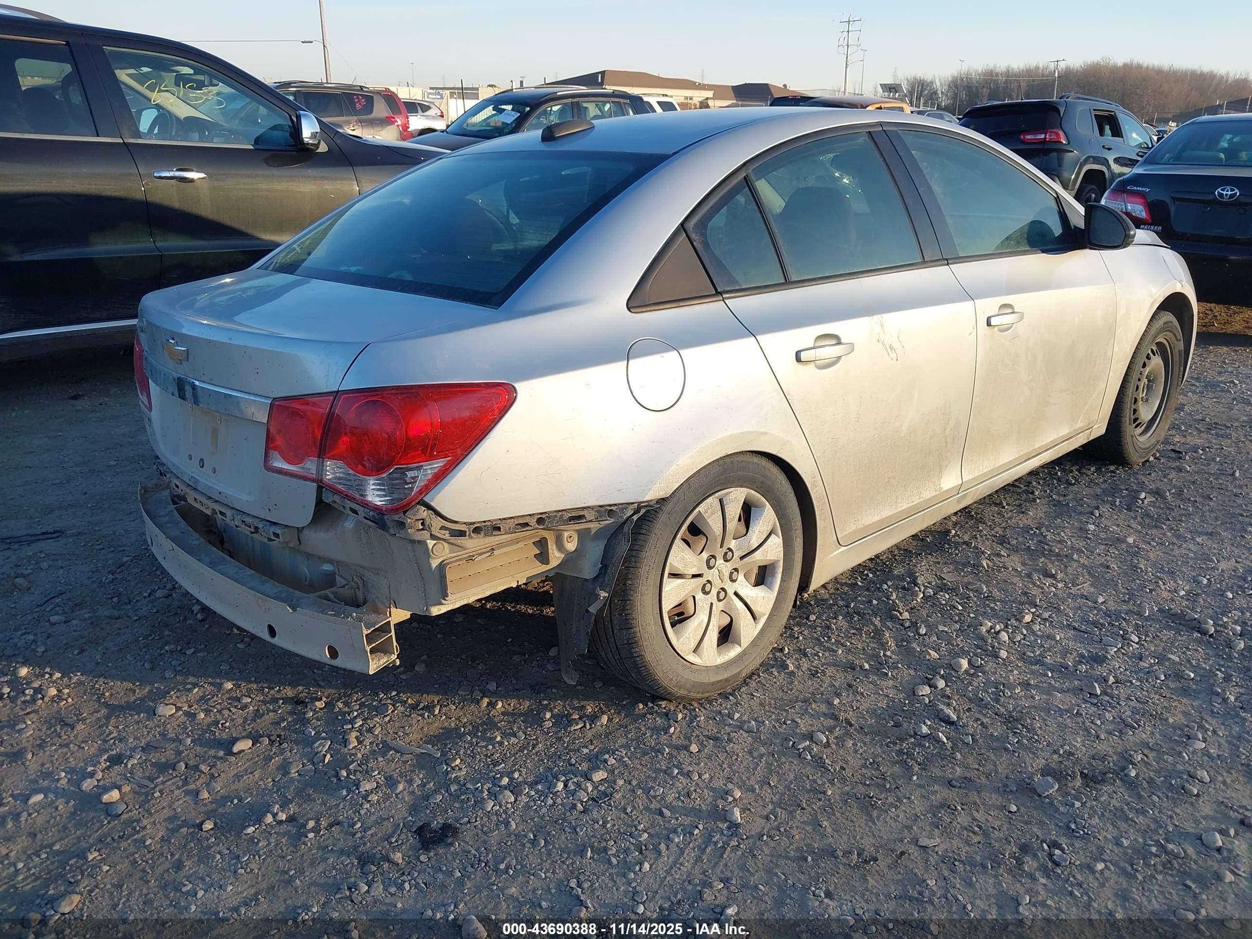 CHEVROLET CRUZE image 4