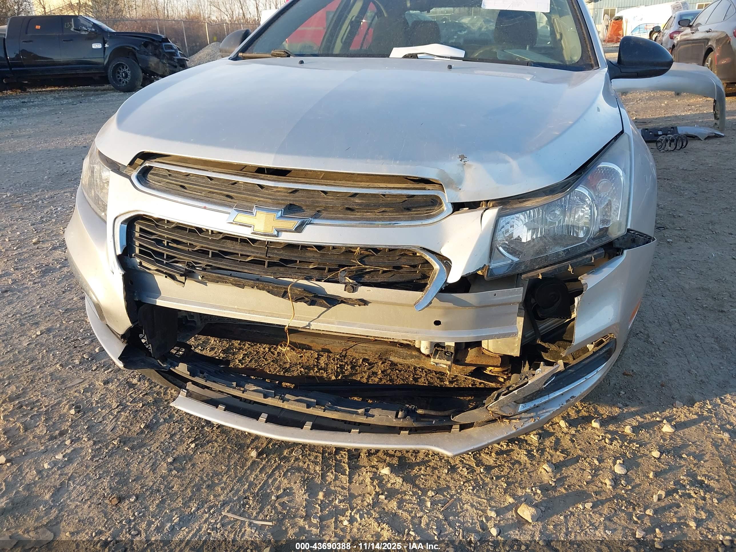 CHEVROLET CRUZE image 6